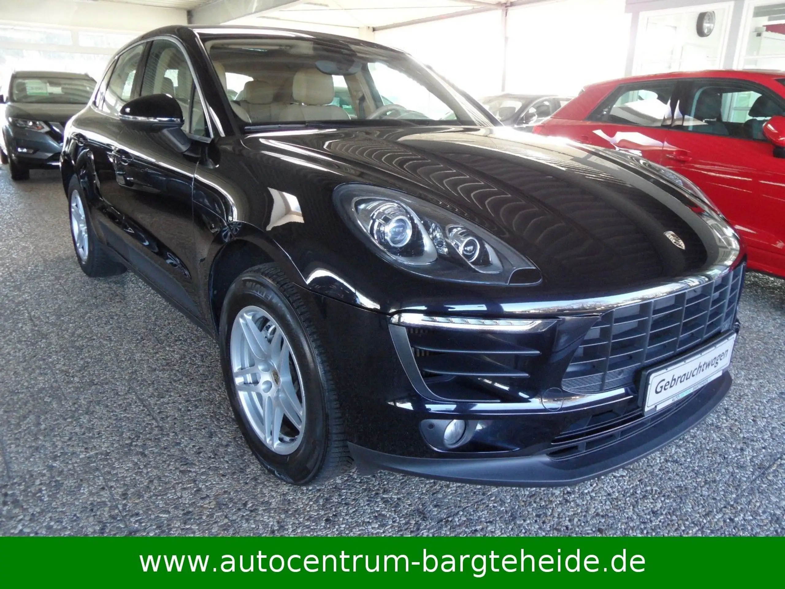 Porsche - Macan