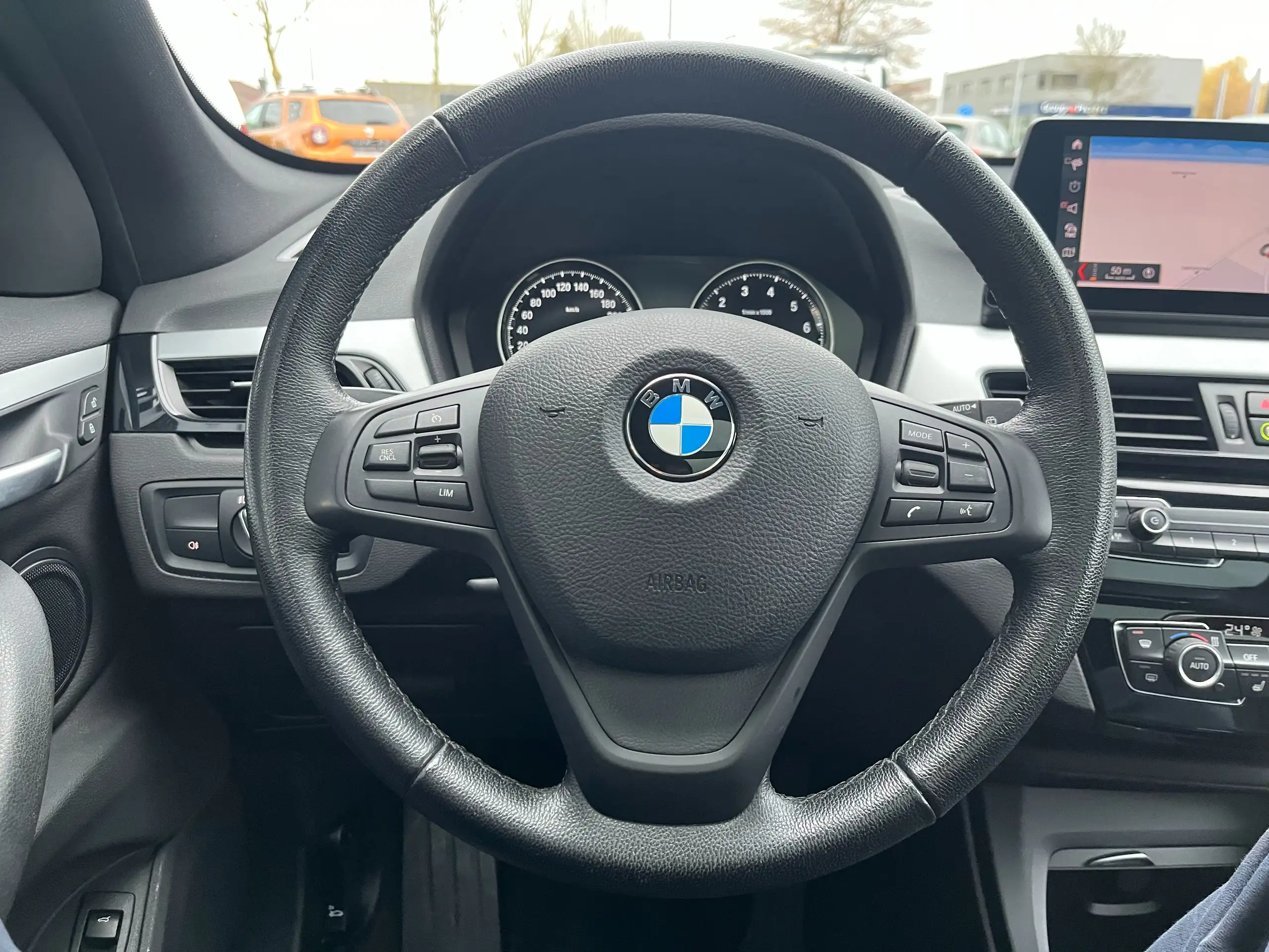 BMW - X1