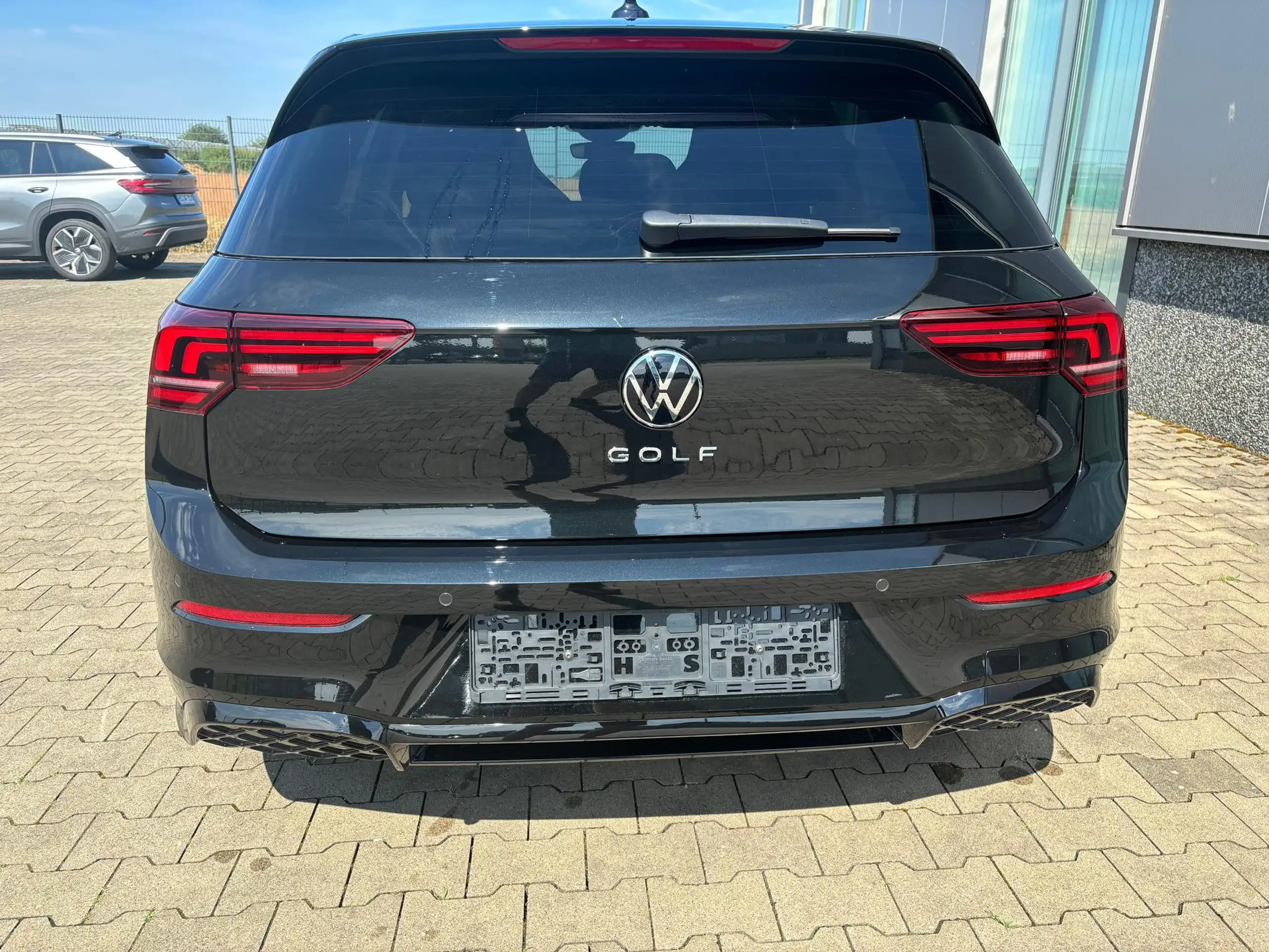 Volkswagen - Golf