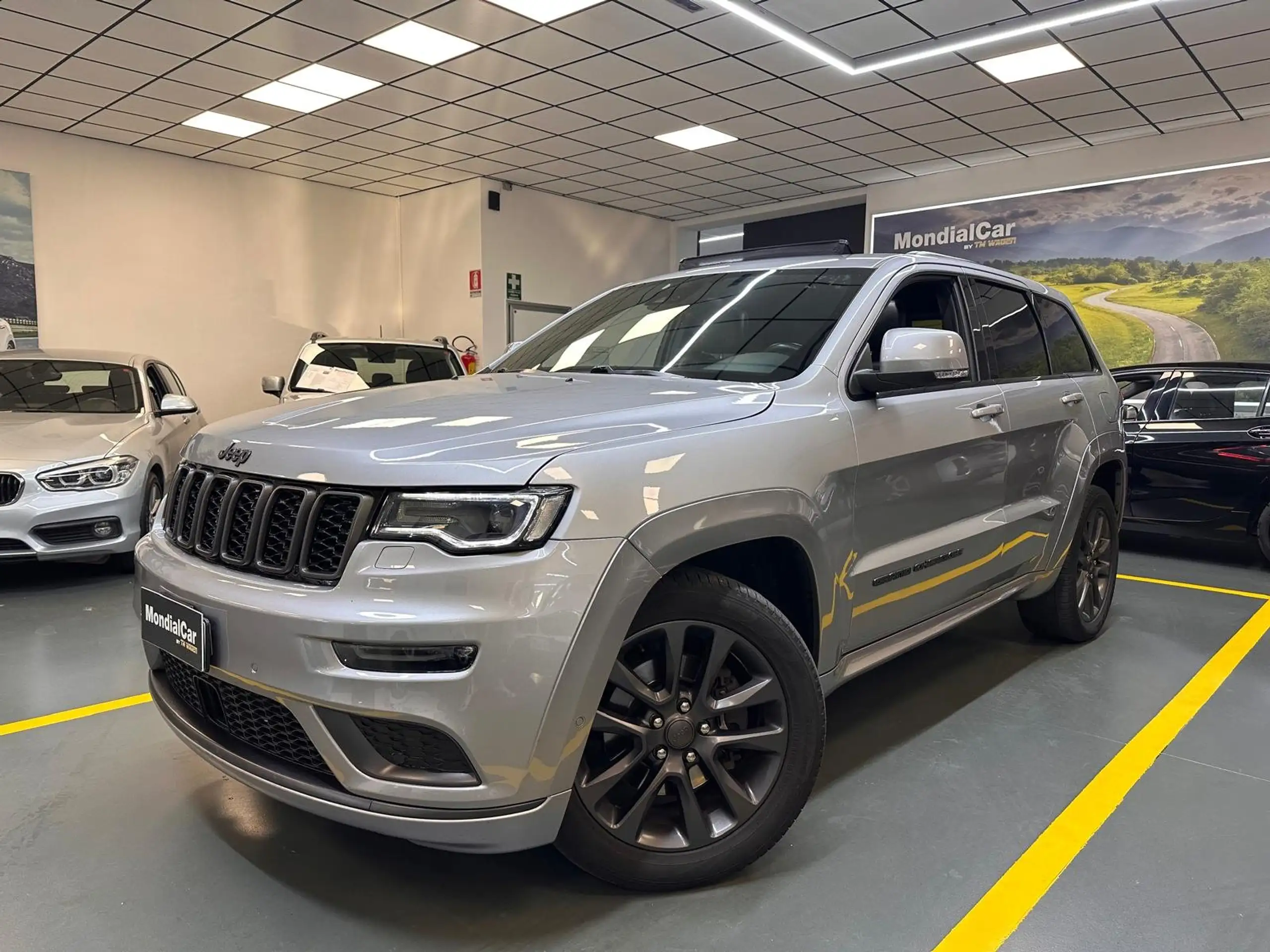 Jeep - Grand Cherokee