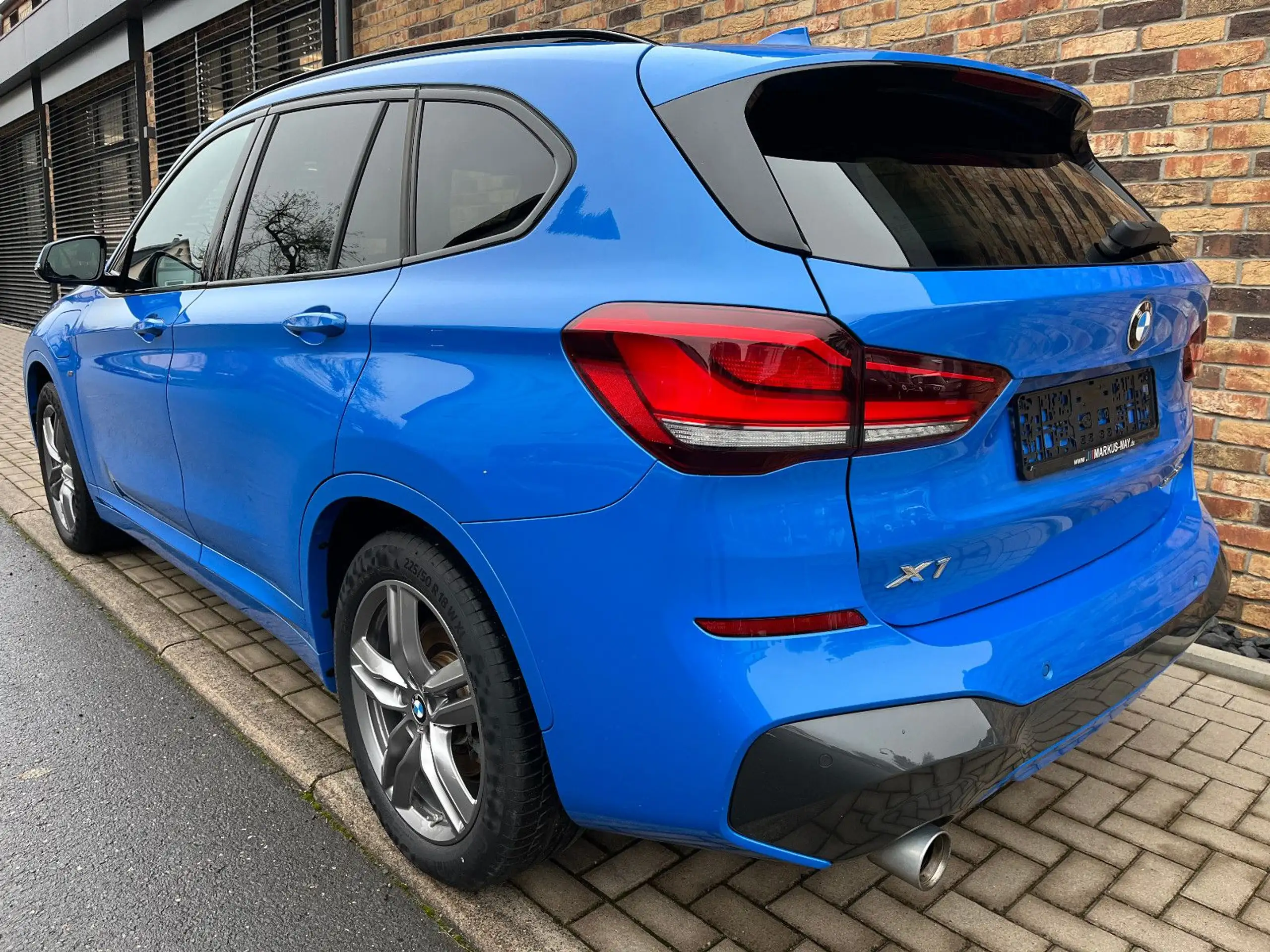 BMW - X1