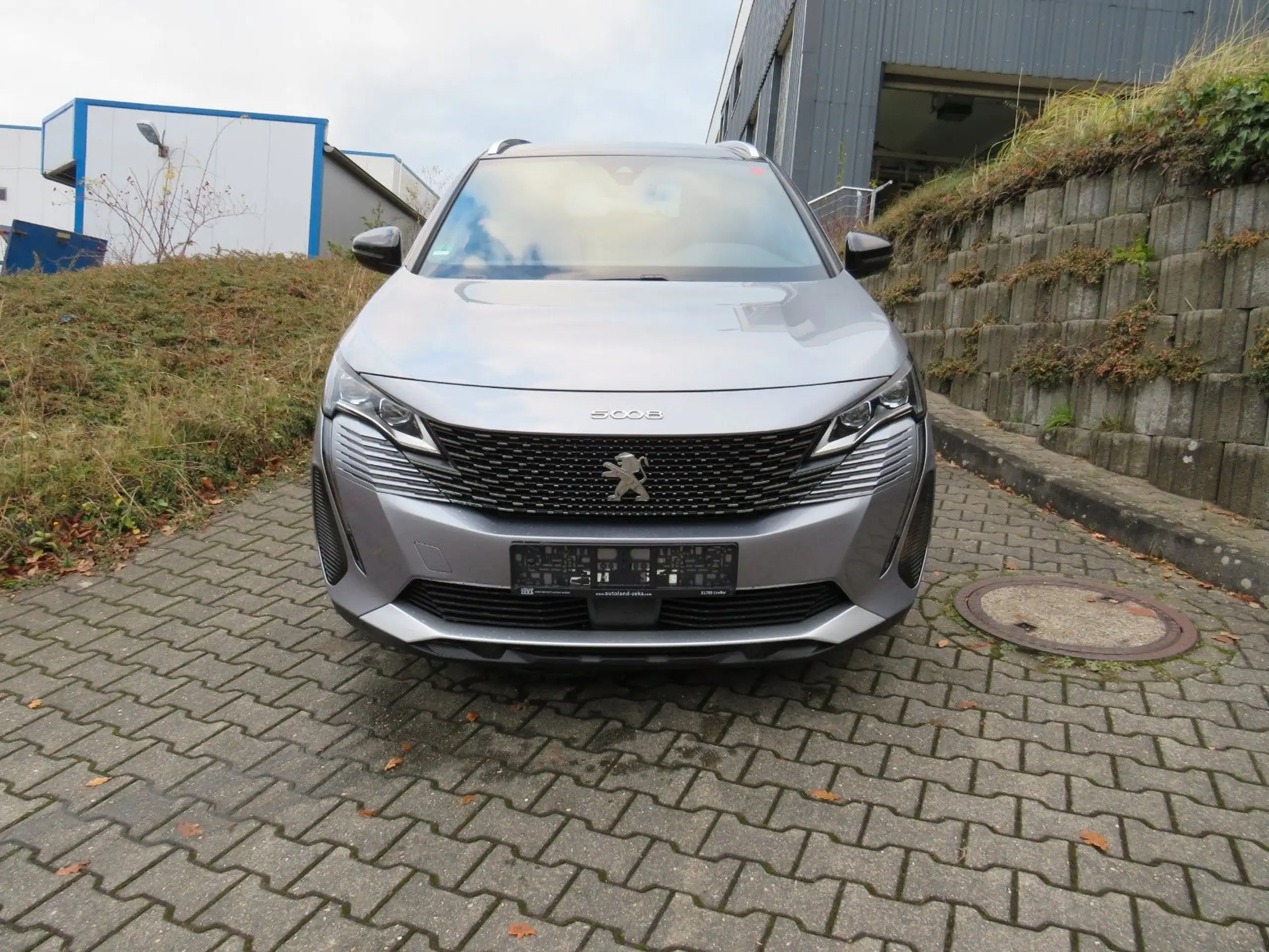 Peugeot - 5008