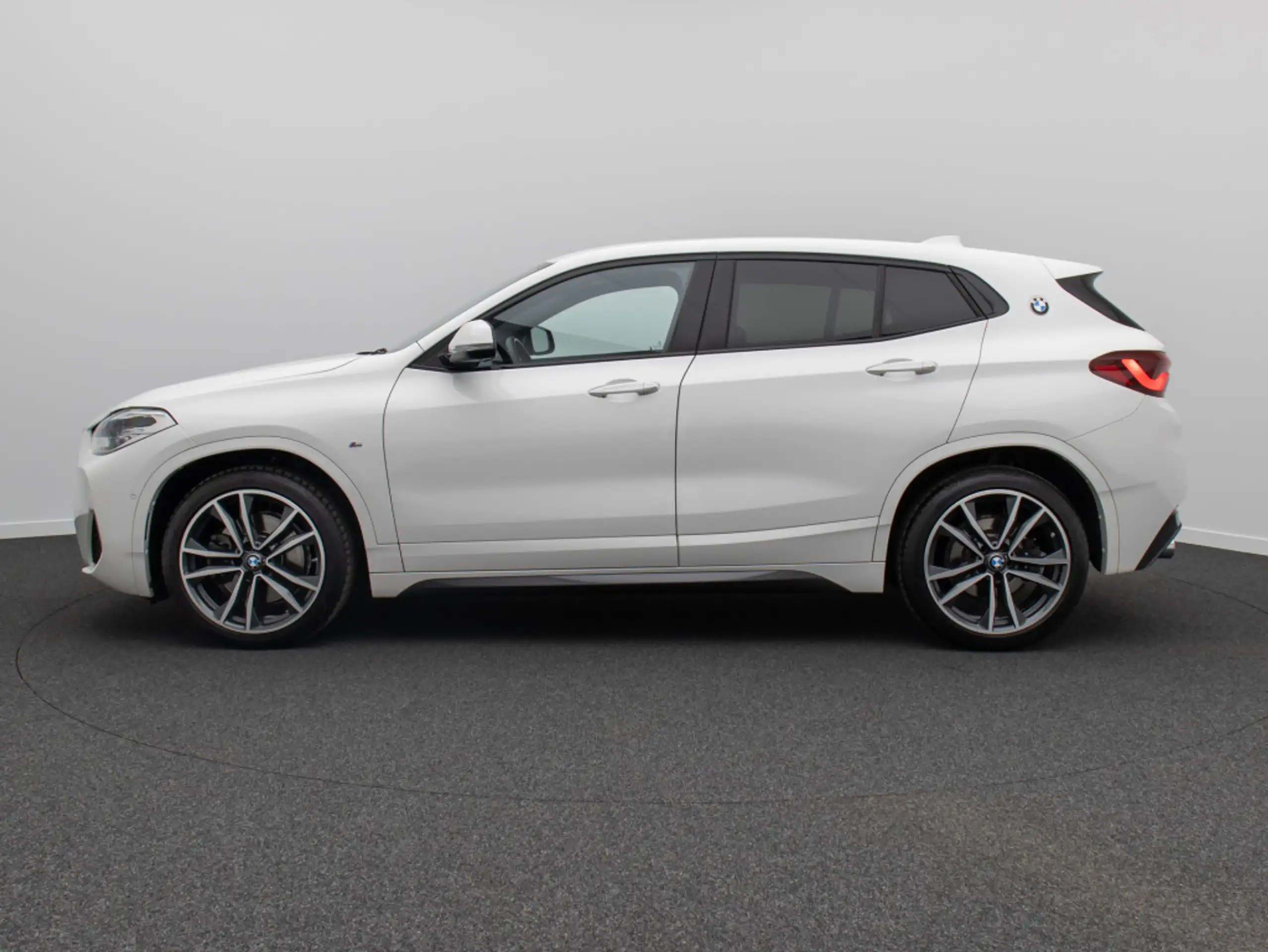 BMW - X2