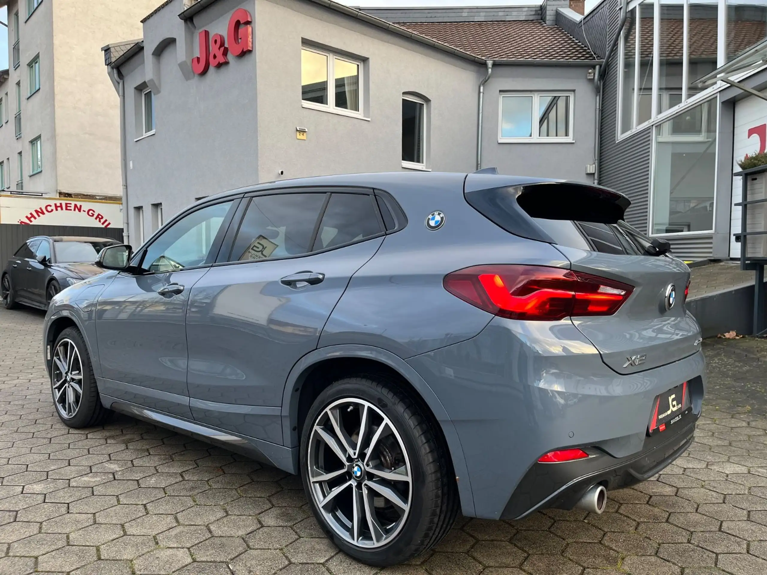 BMW - X2