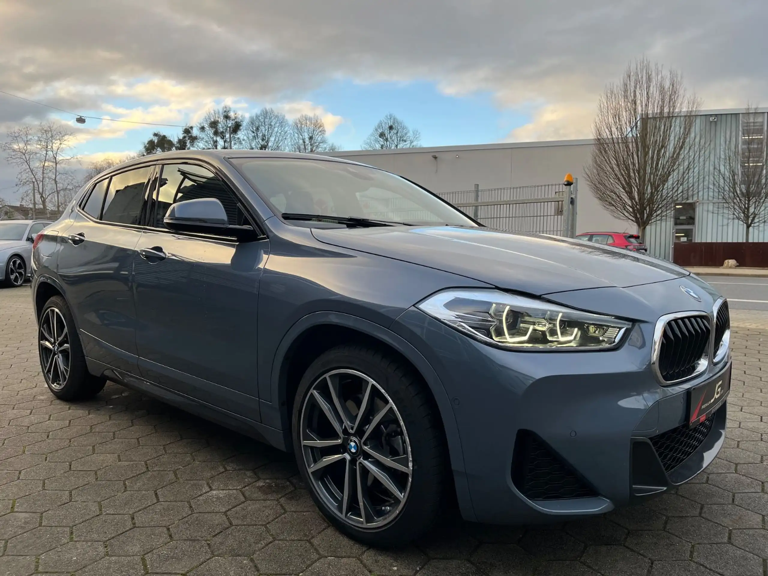 BMW - X2