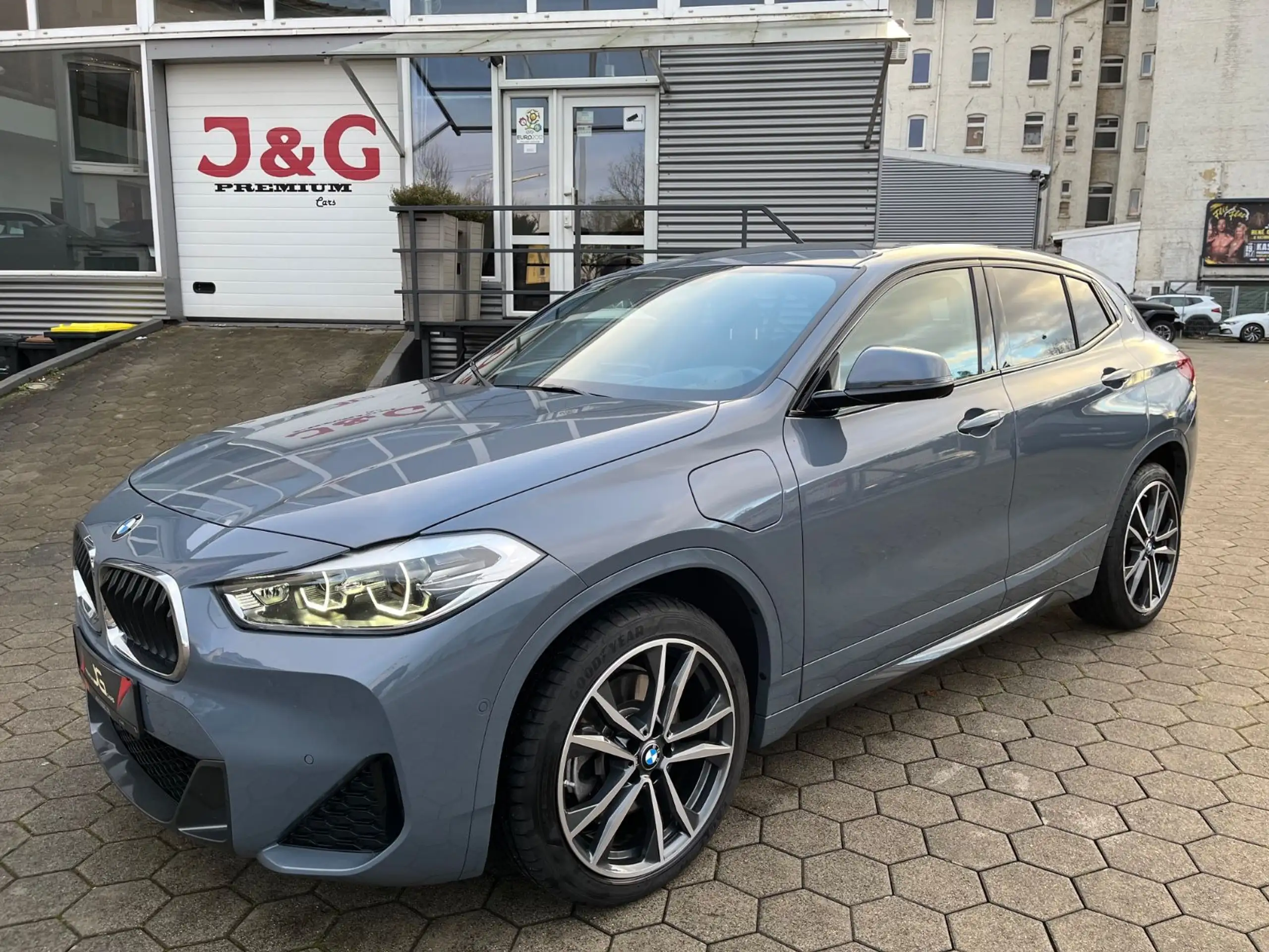 BMW - X2