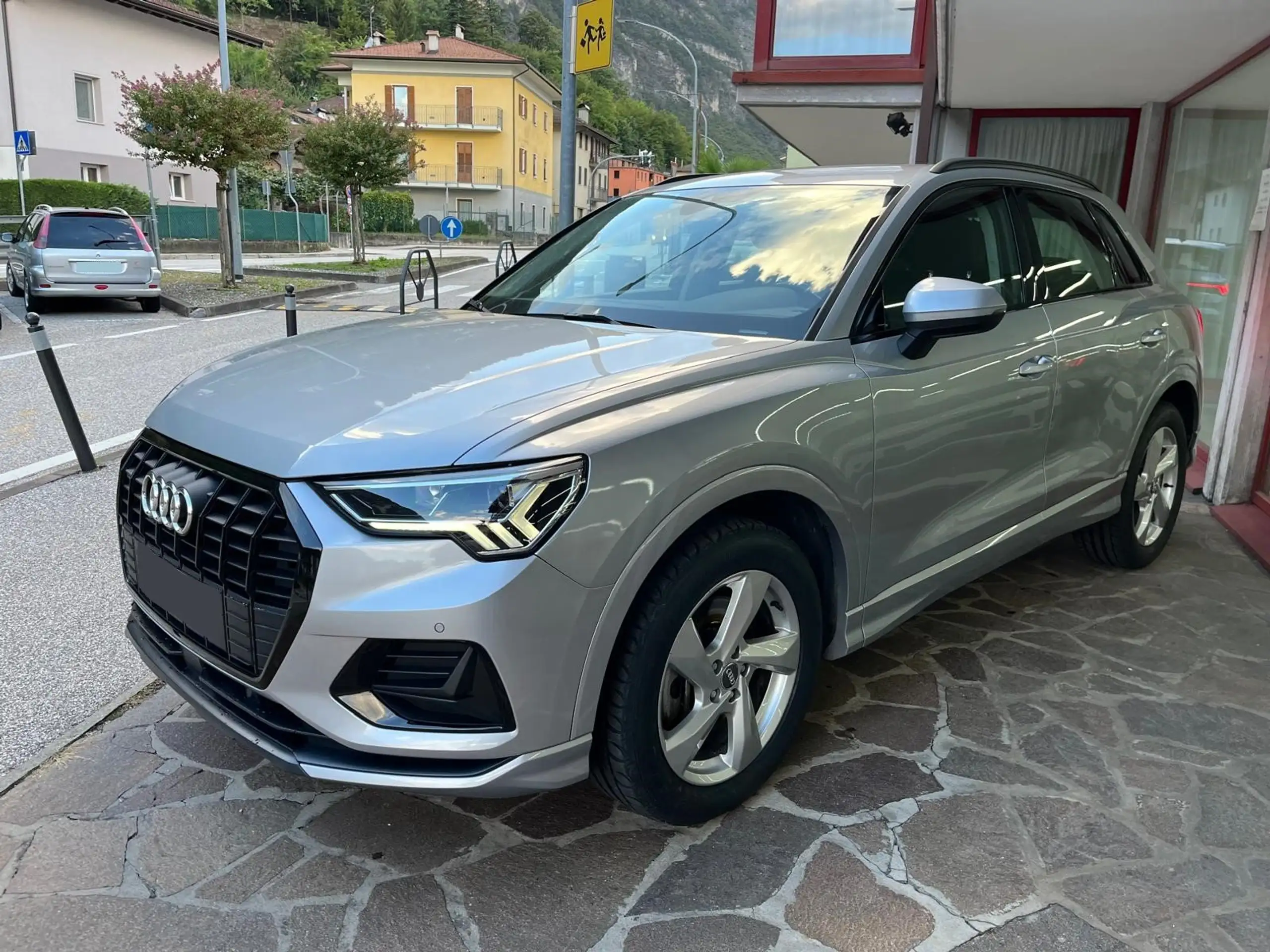 Audi - Q3