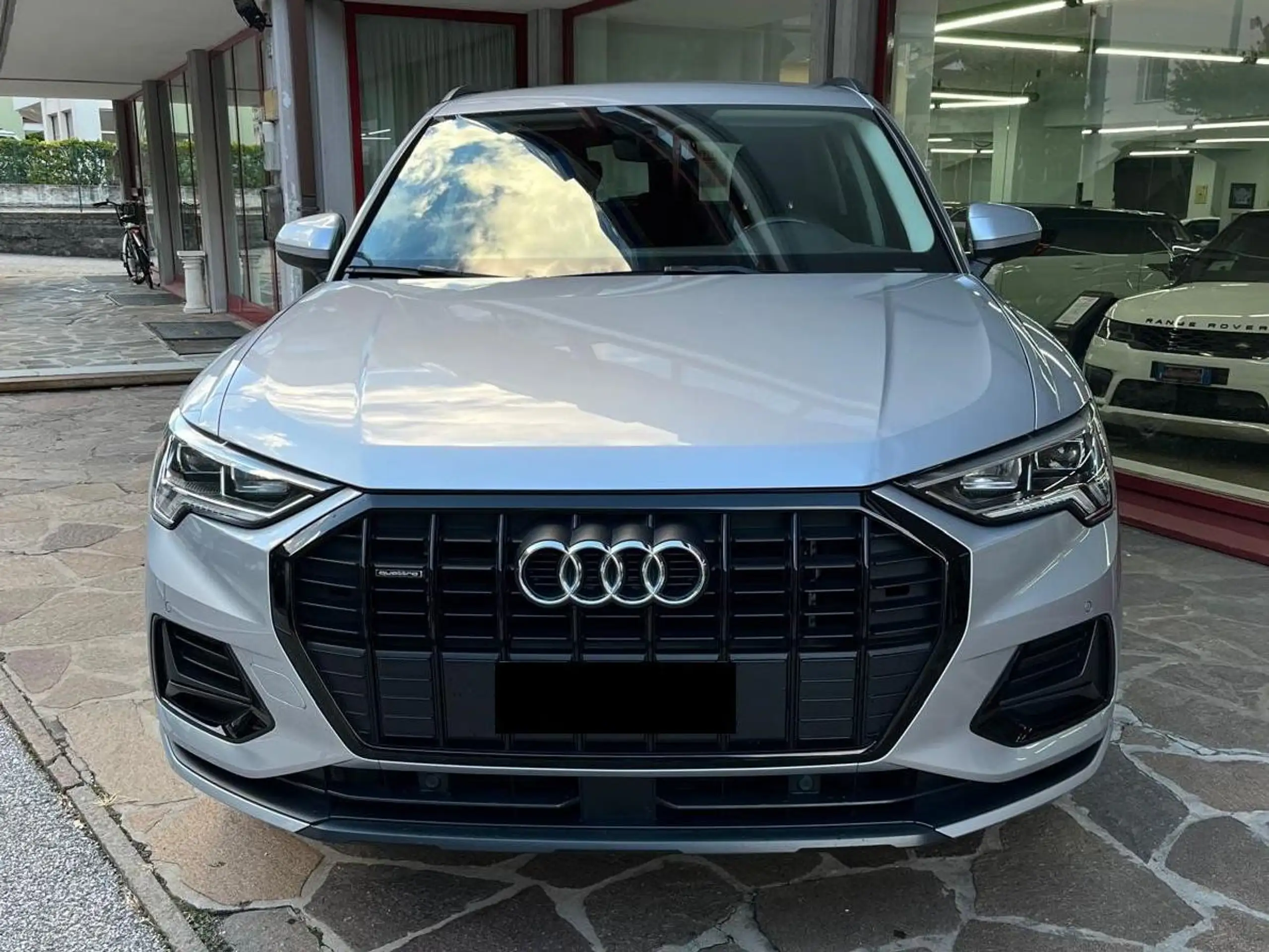 Audi - Q3