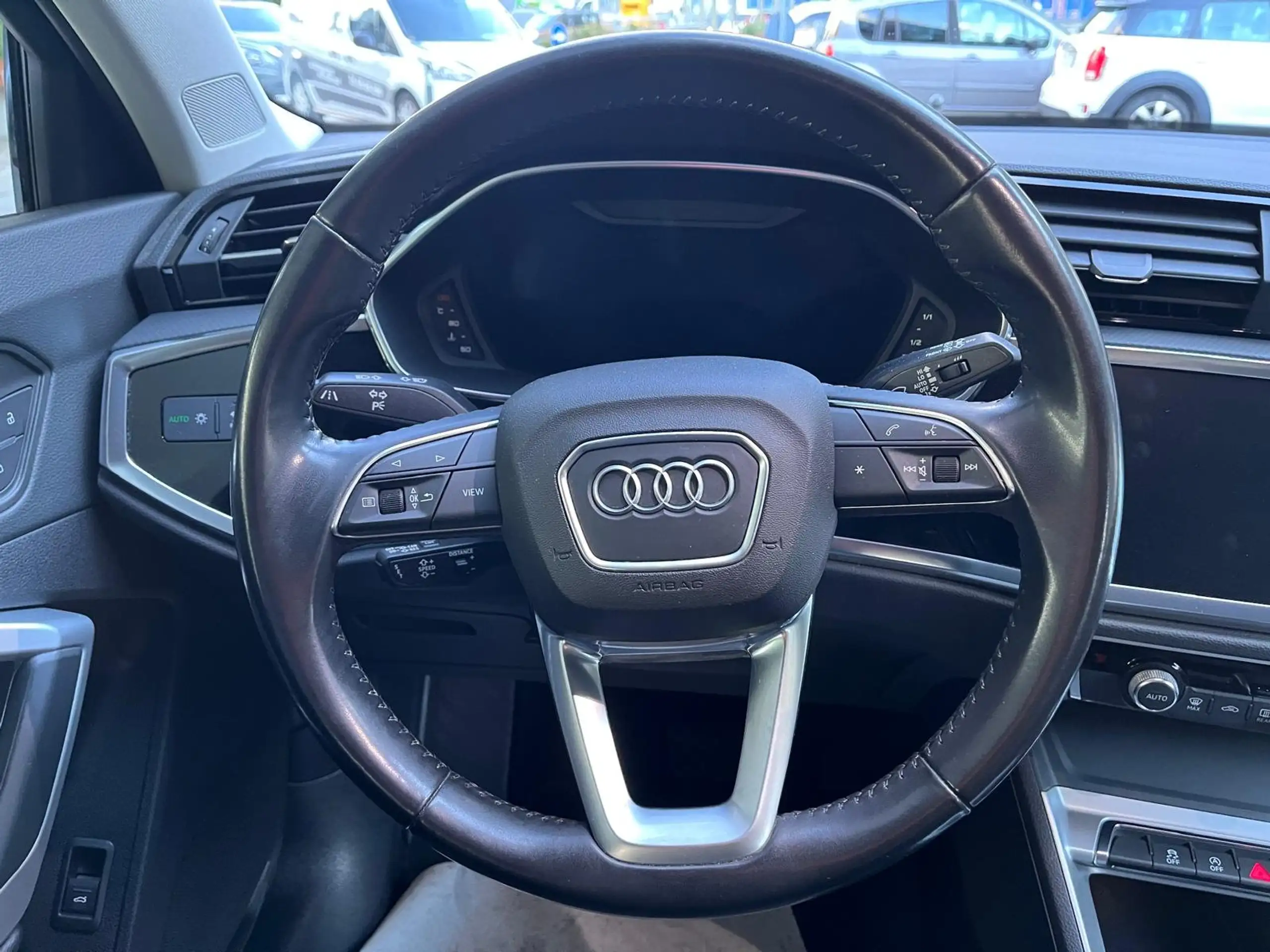 Audi - Q3