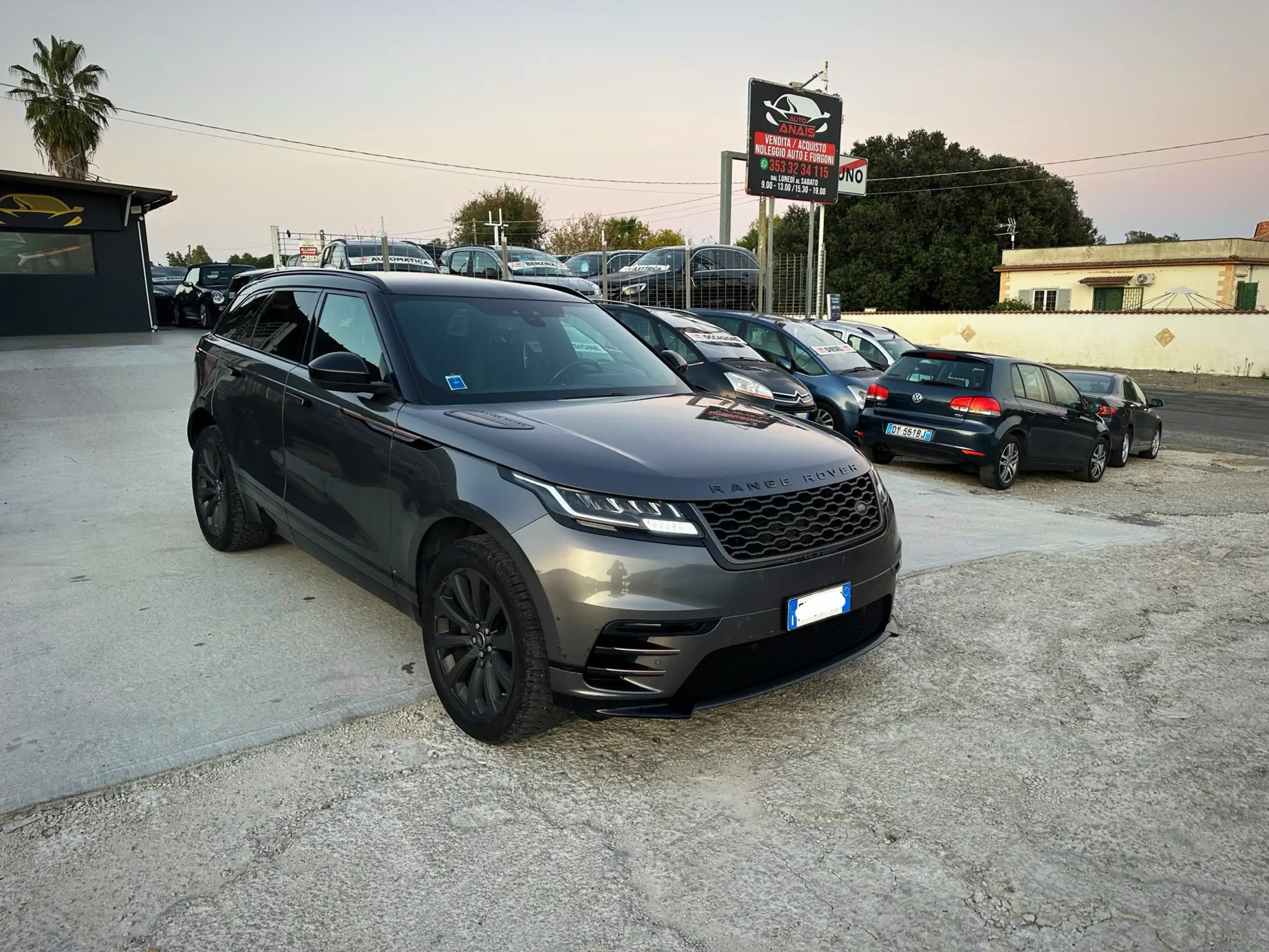 Land Rover - Range Rover Velar