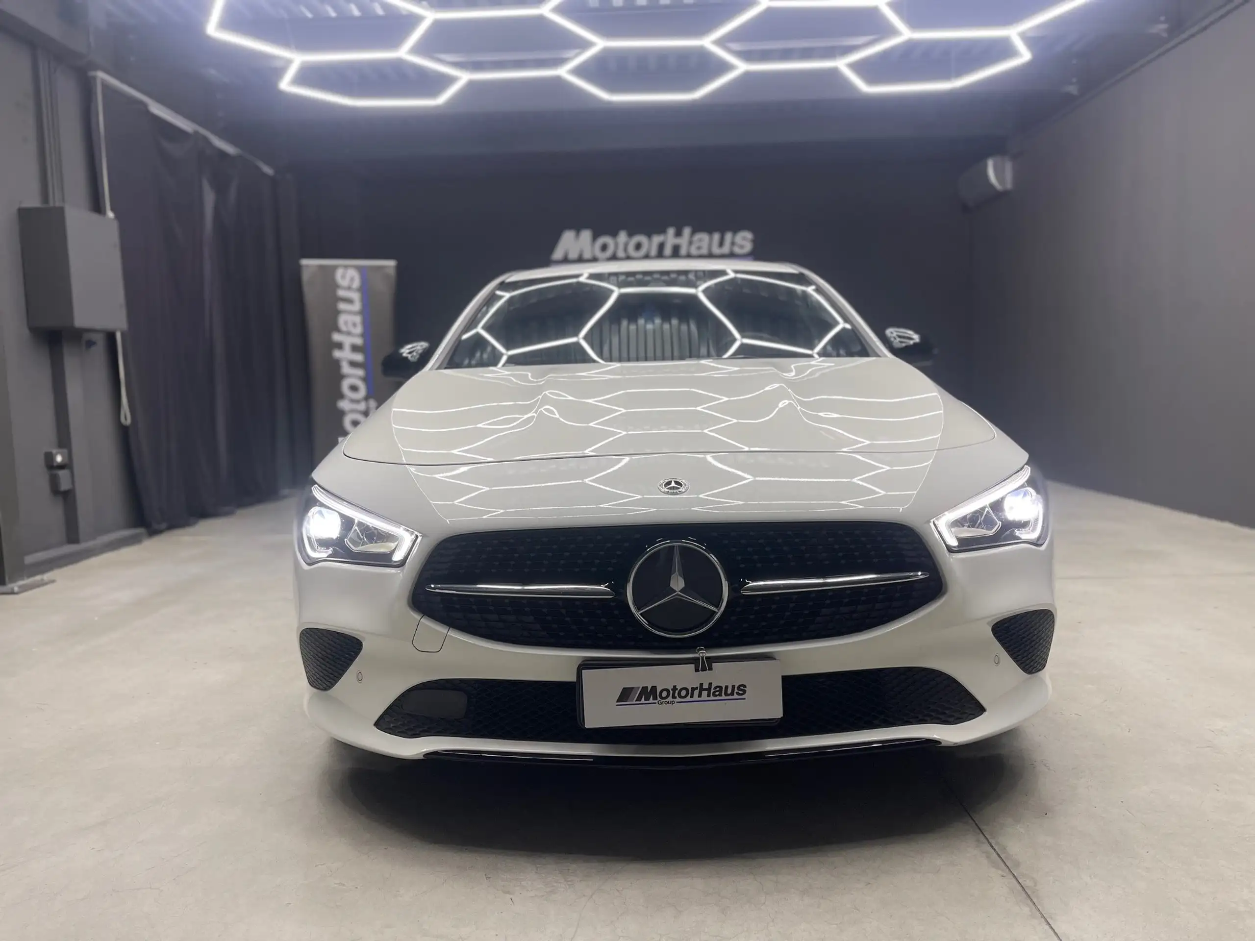 Mercedes-Benz - CLA 180