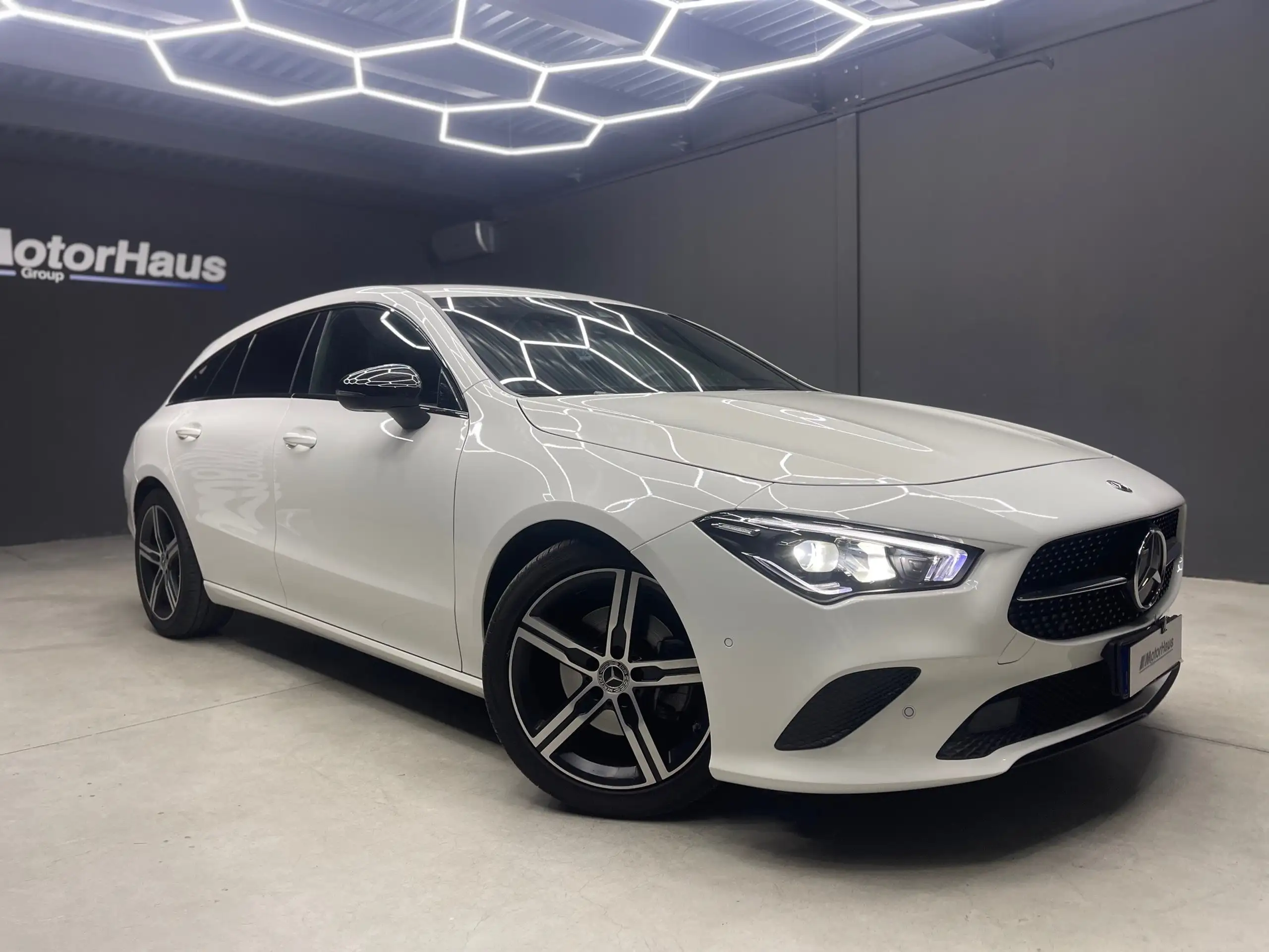 Mercedes-Benz - CLA 180