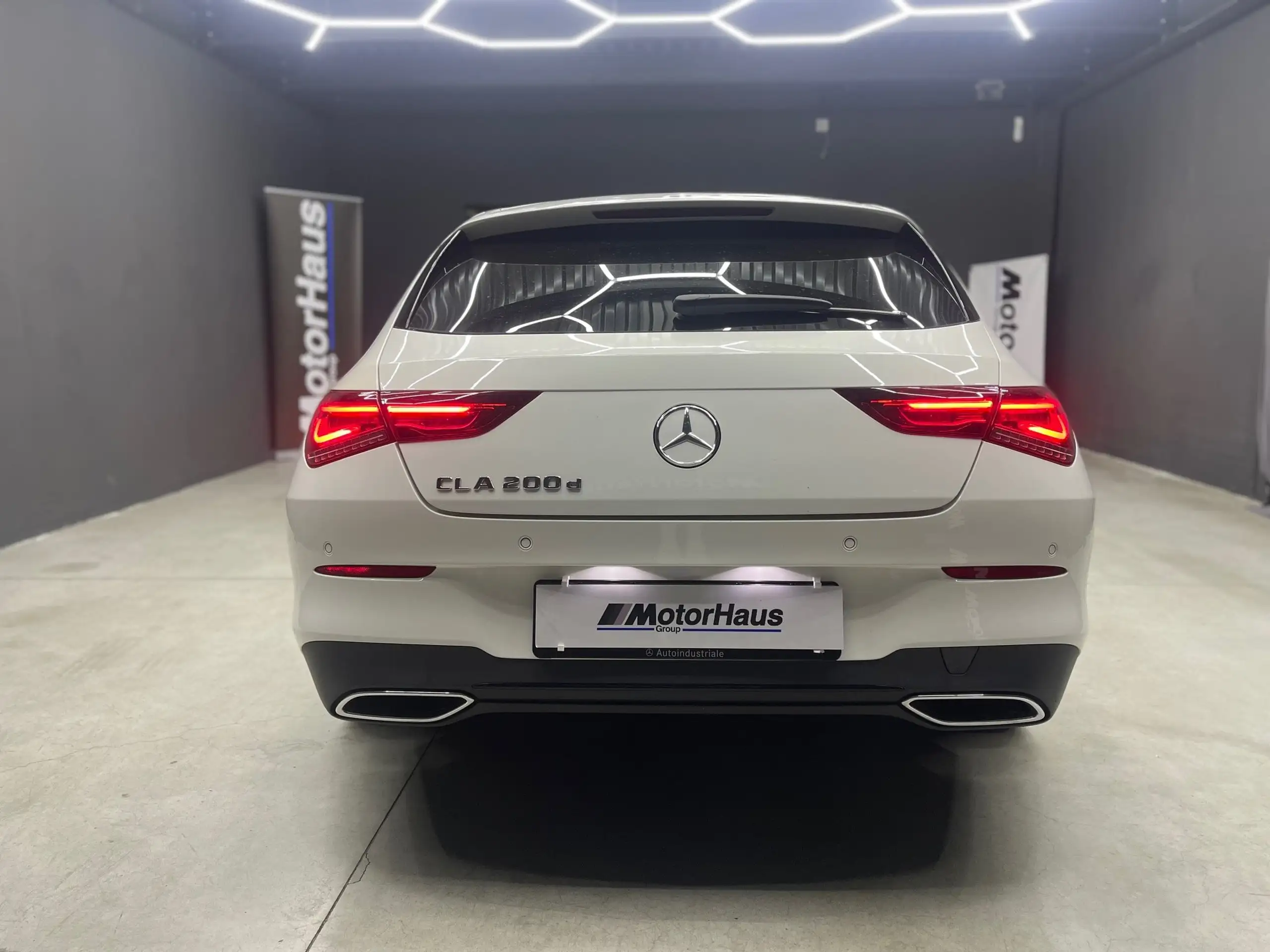 Mercedes-Benz - CLA 180