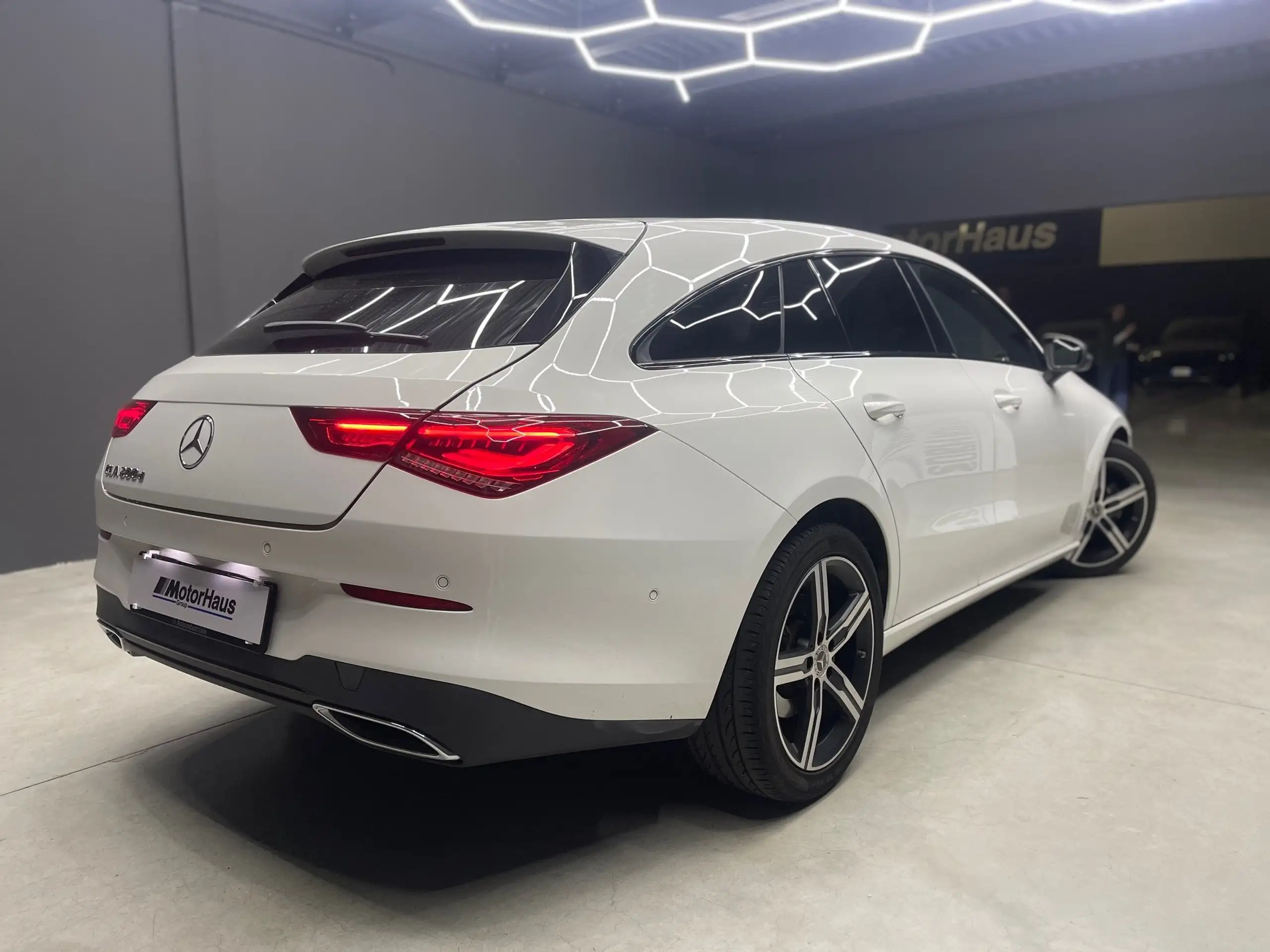 Mercedes-Benz - CLA 180