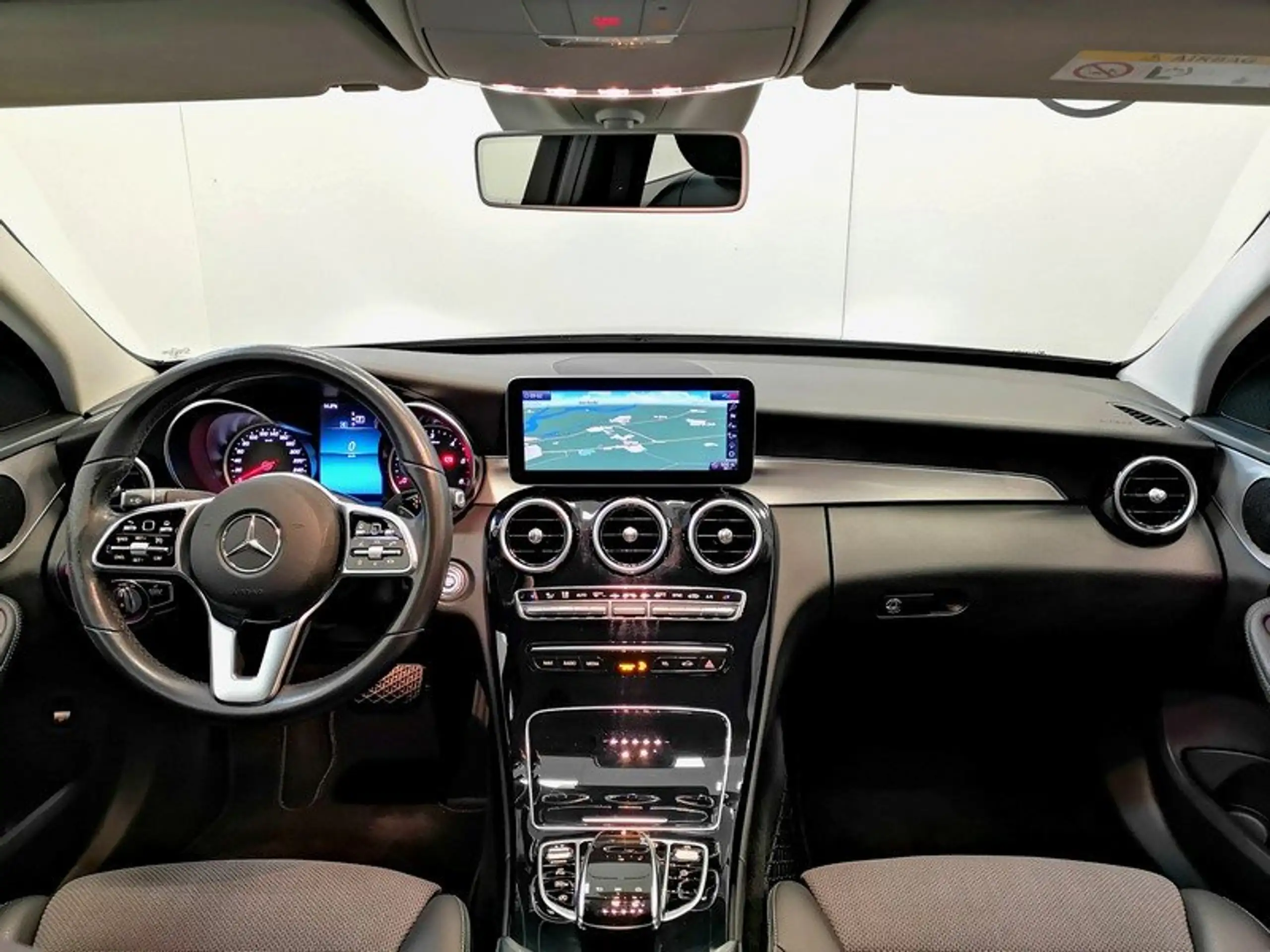 Mercedes-Benz - C 220