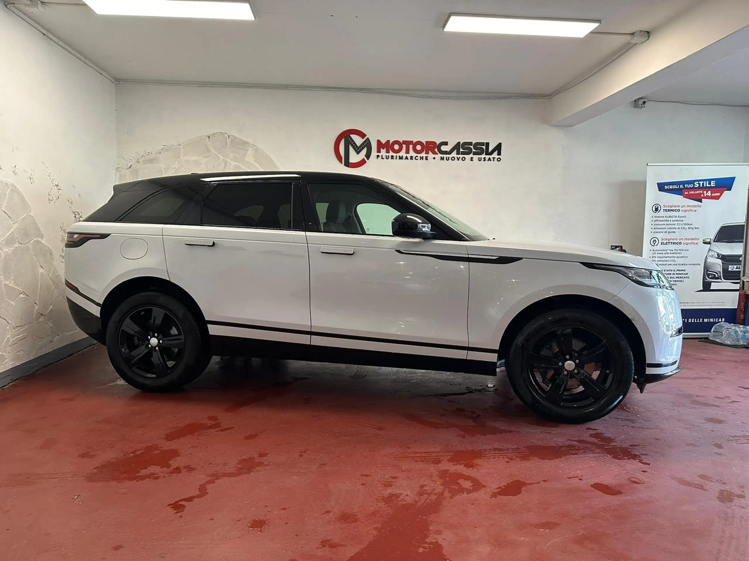 Land Rover - Range Rover Velar