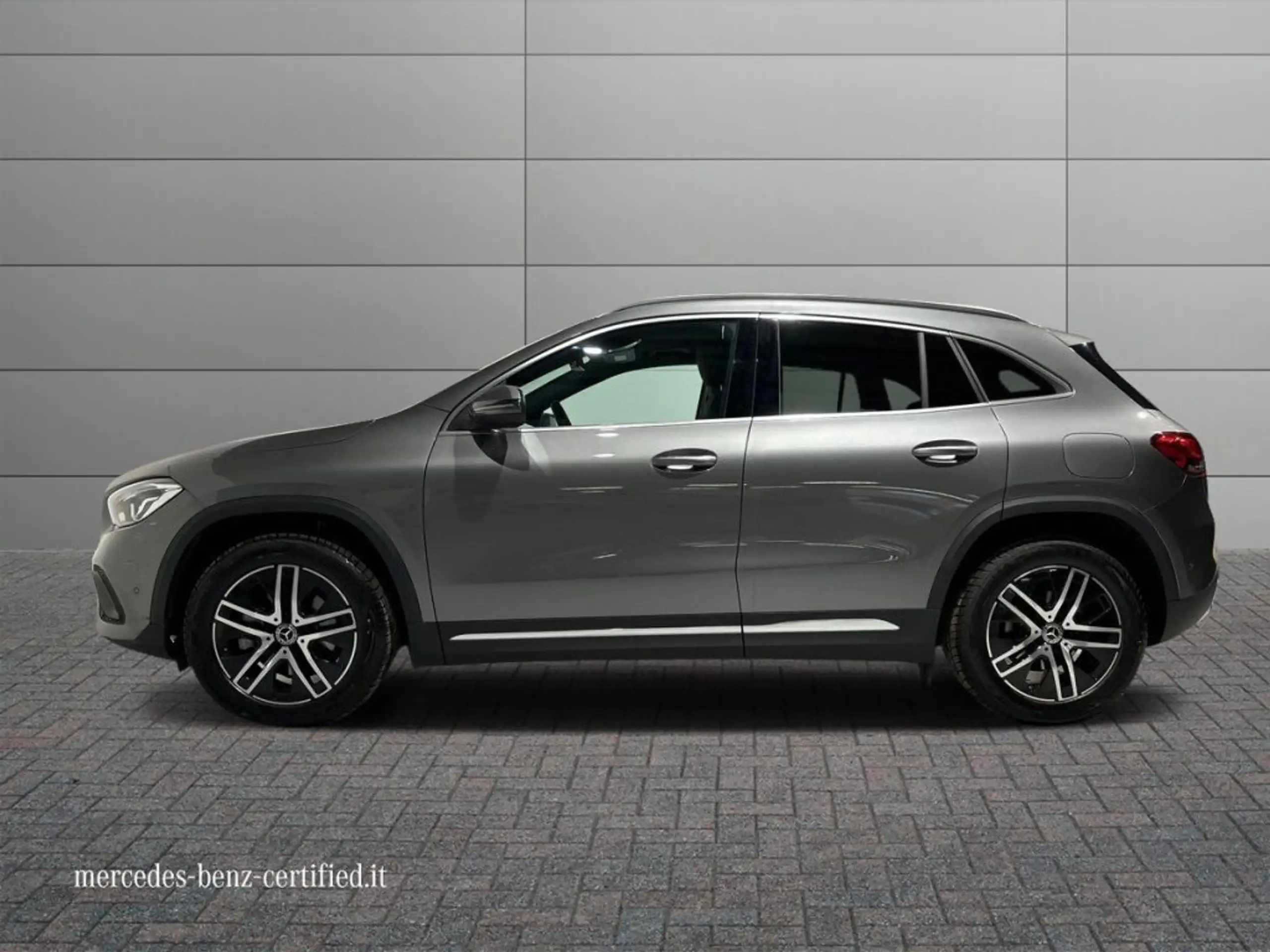 Mercedes-Benz - GLA 200