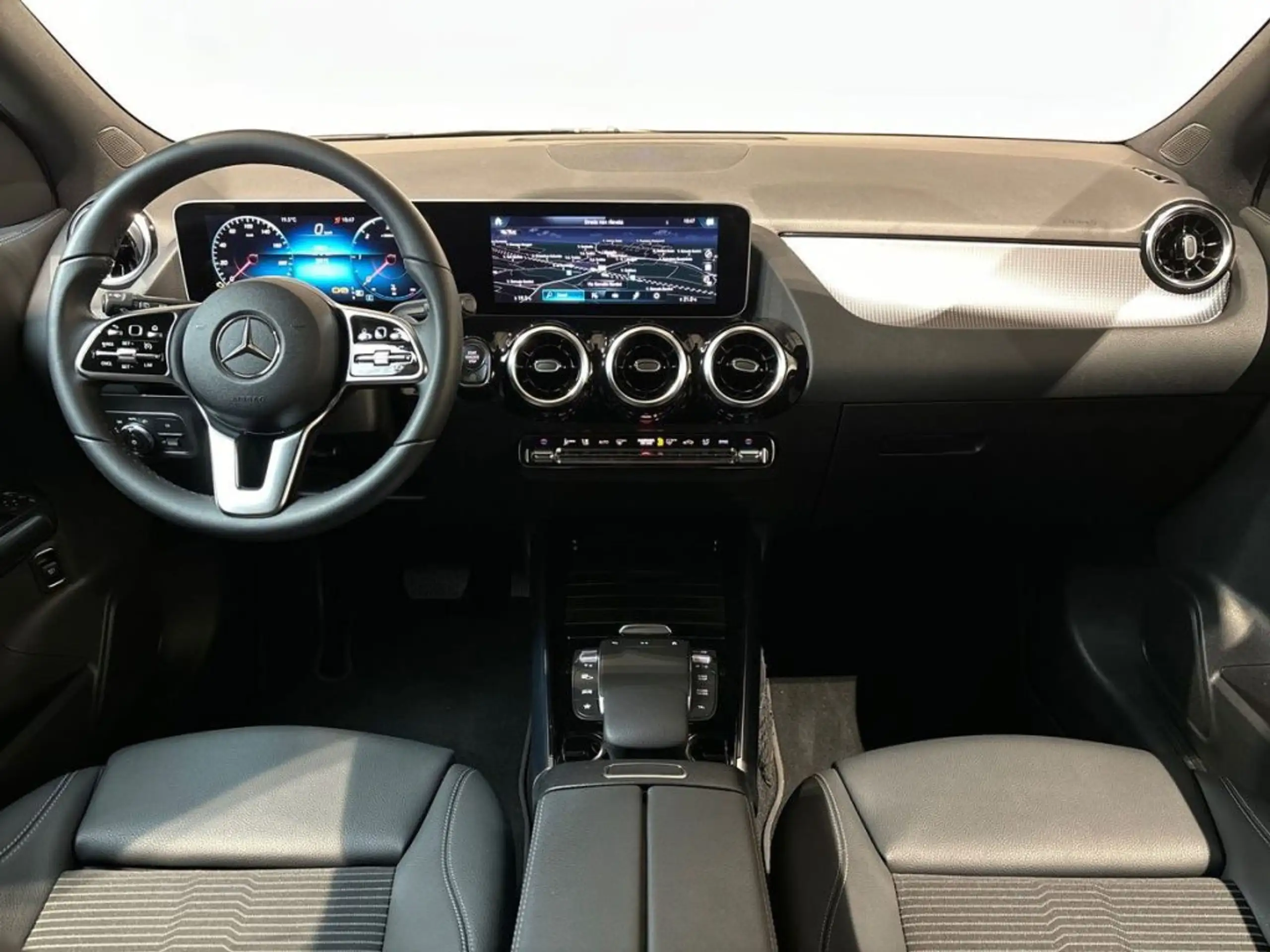 Mercedes-Benz - GLA 200