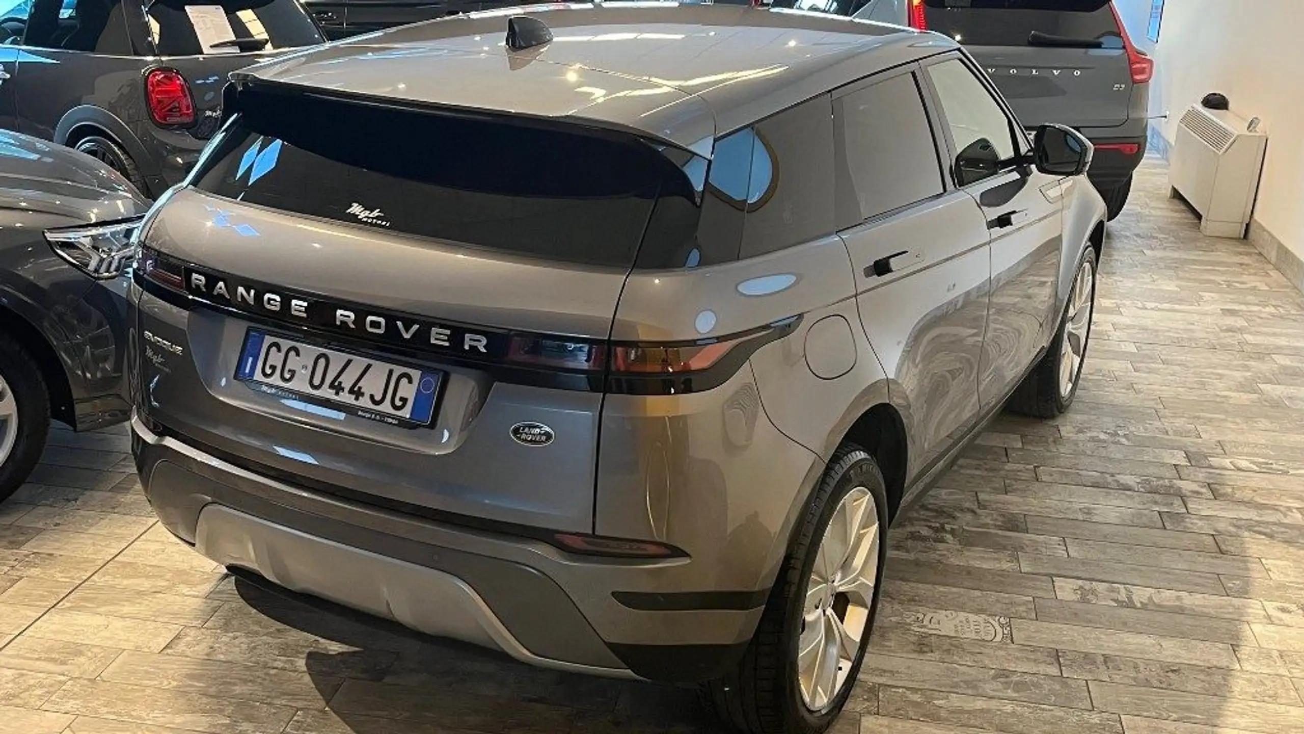 Land Rover - Range Rover Evoque