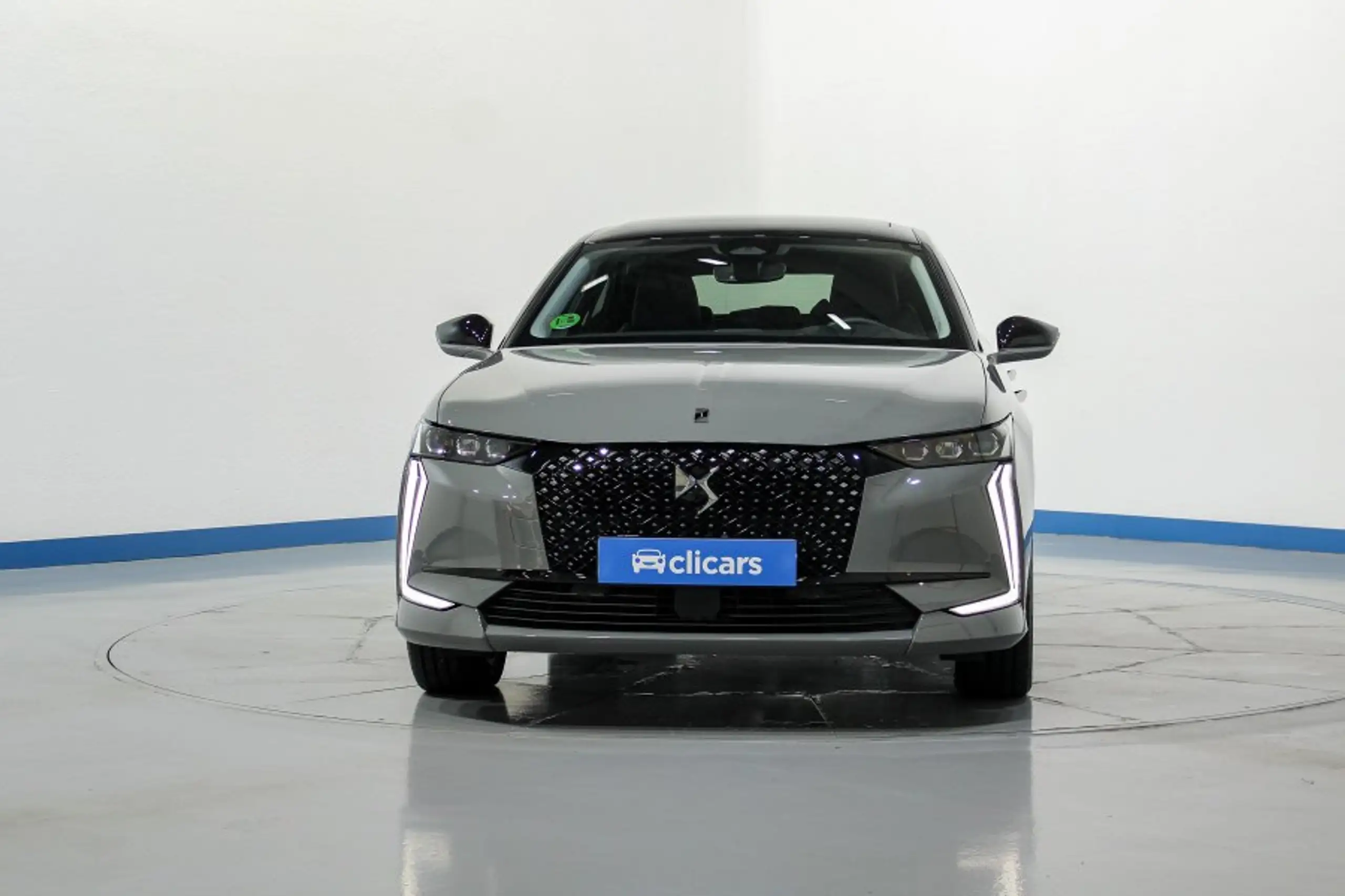 DS Automobiles - DS 4