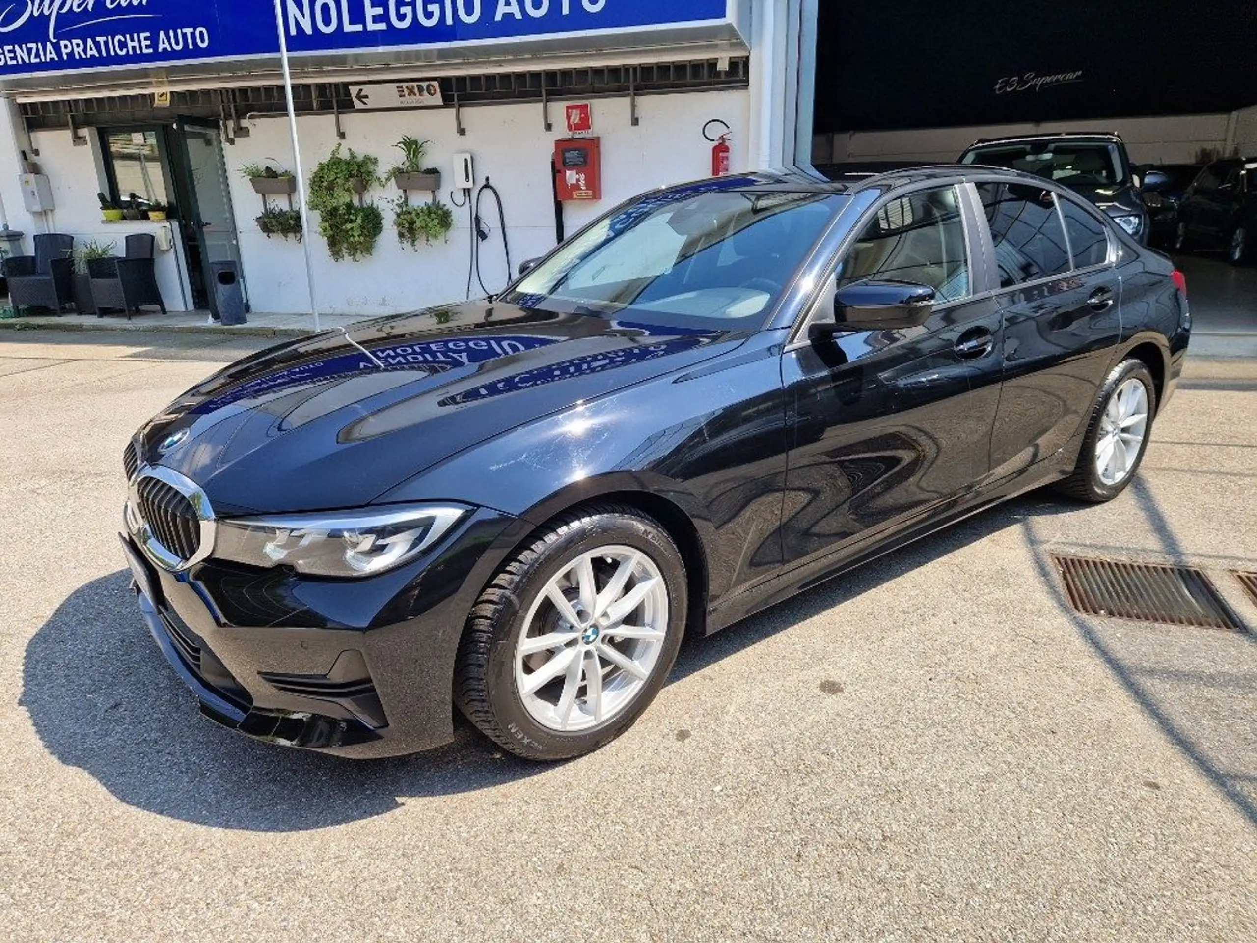 BMW 318 2021