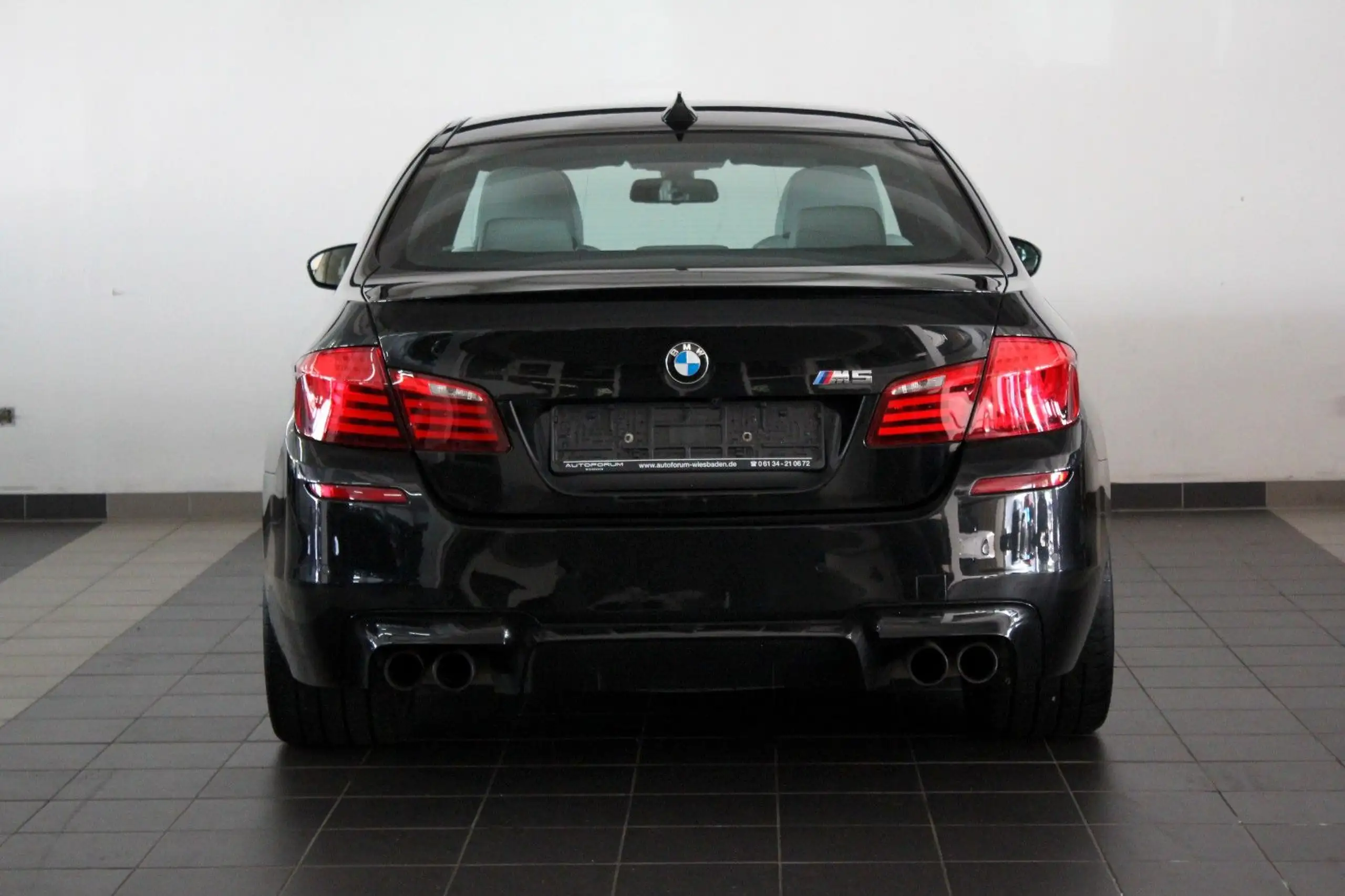 BMW - M5