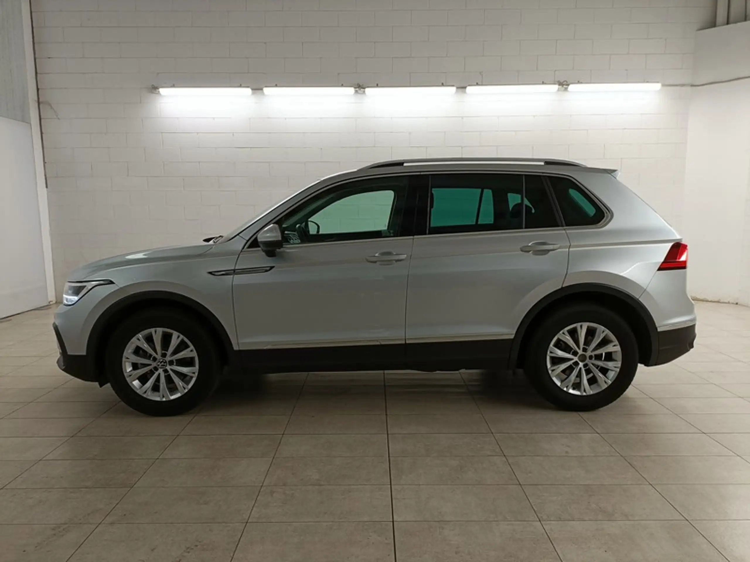 Volkswagen - Tiguan