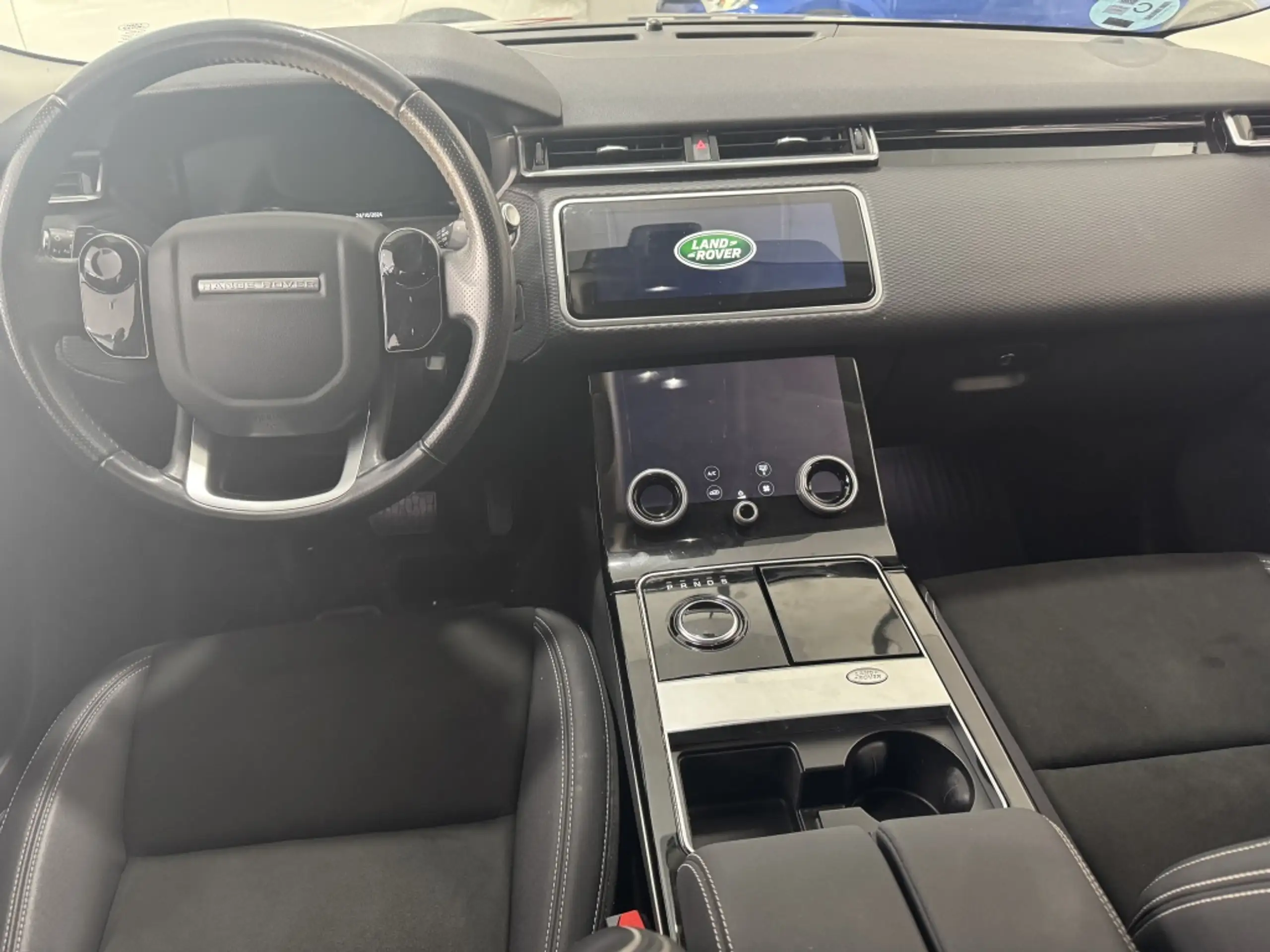 Land Rover - Range Rover Velar