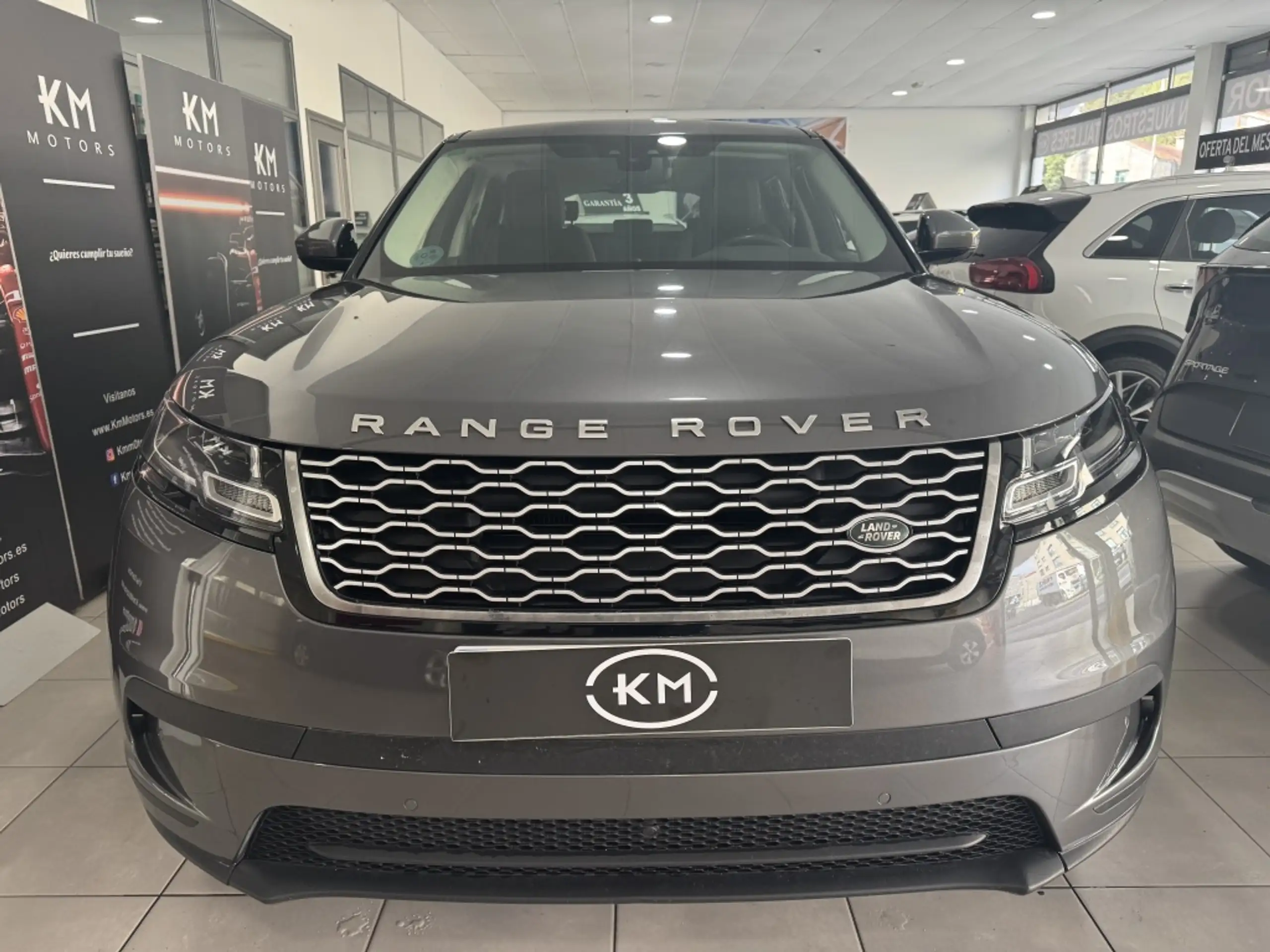 Land Rover - Range Rover Velar