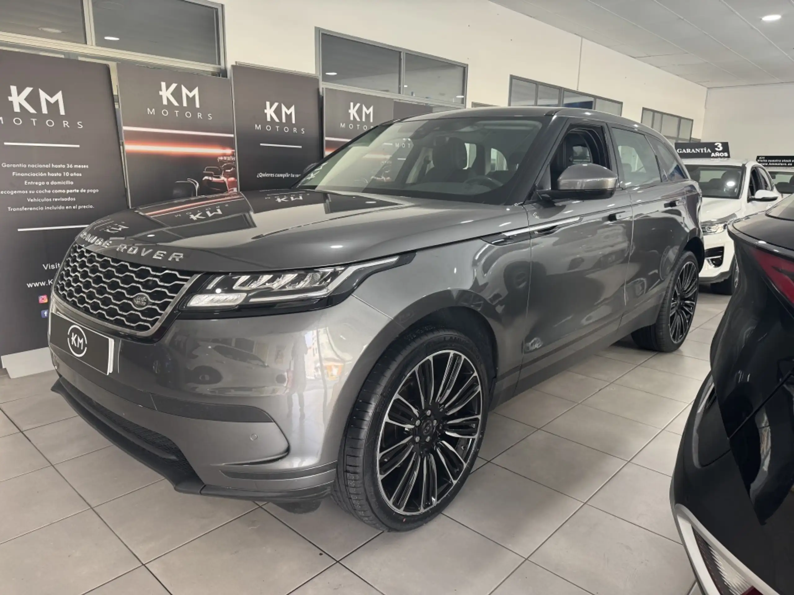 Land Rover - Range Rover Velar