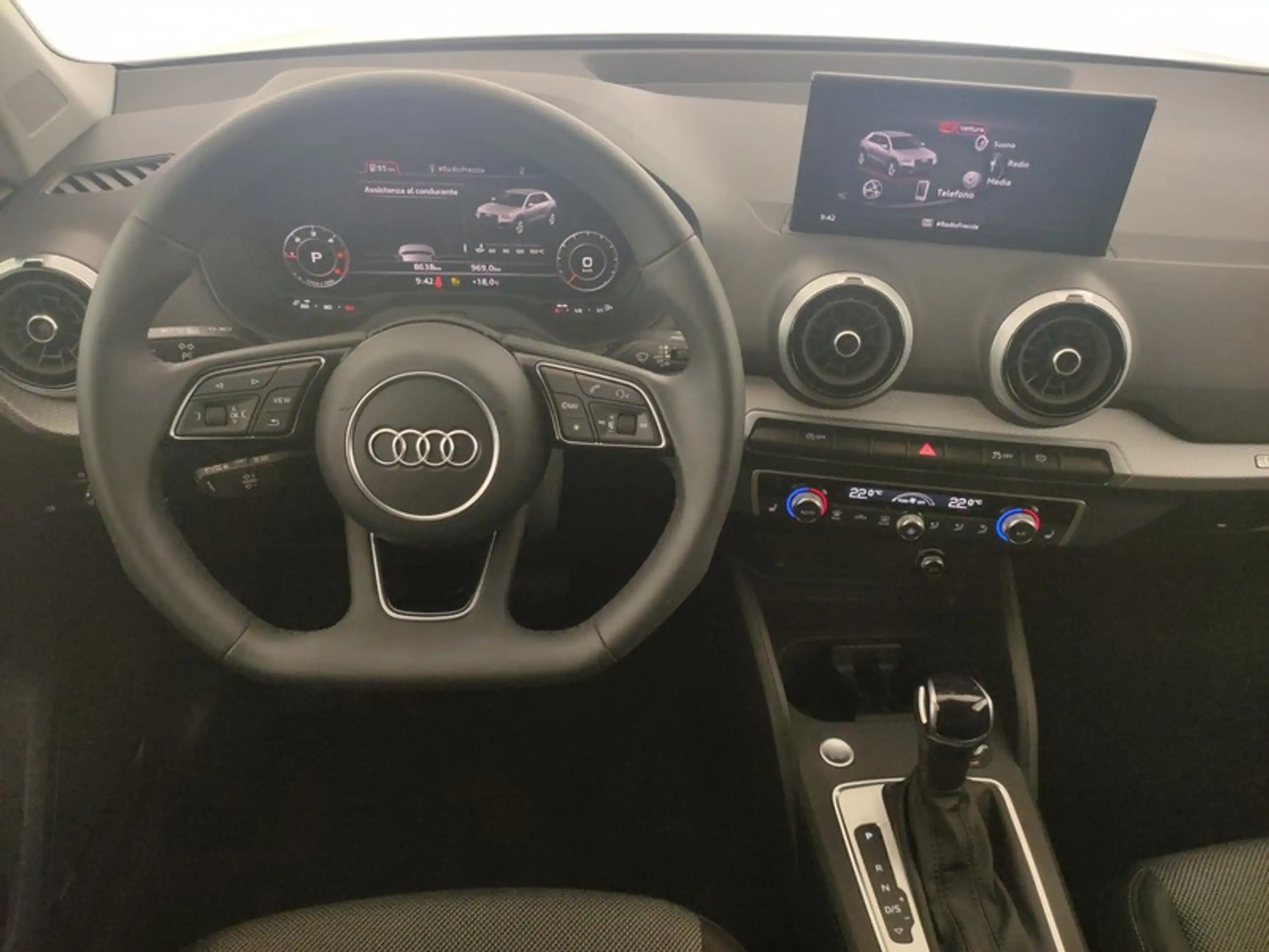 Audi - Q2