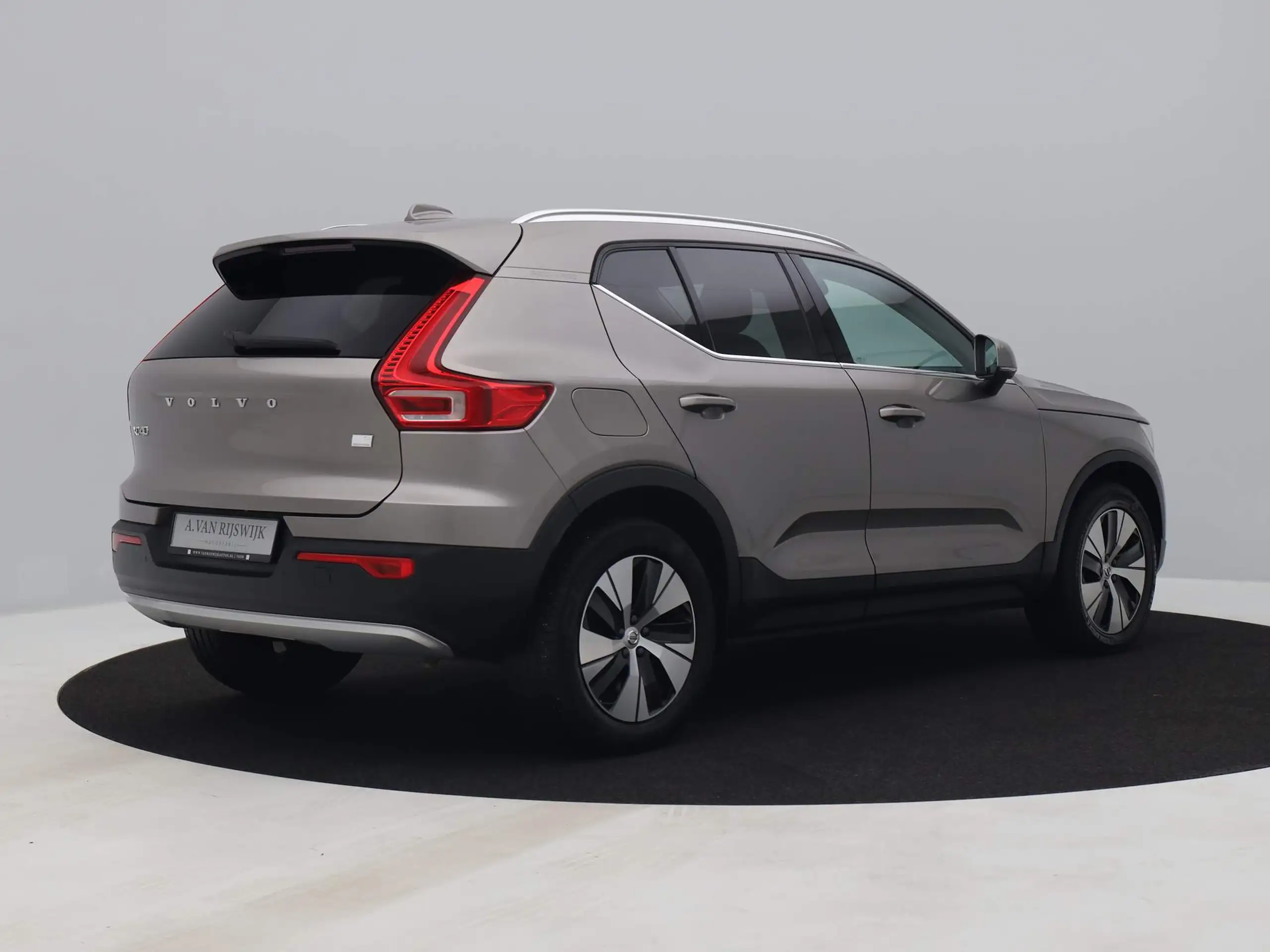 Volvo - XC40