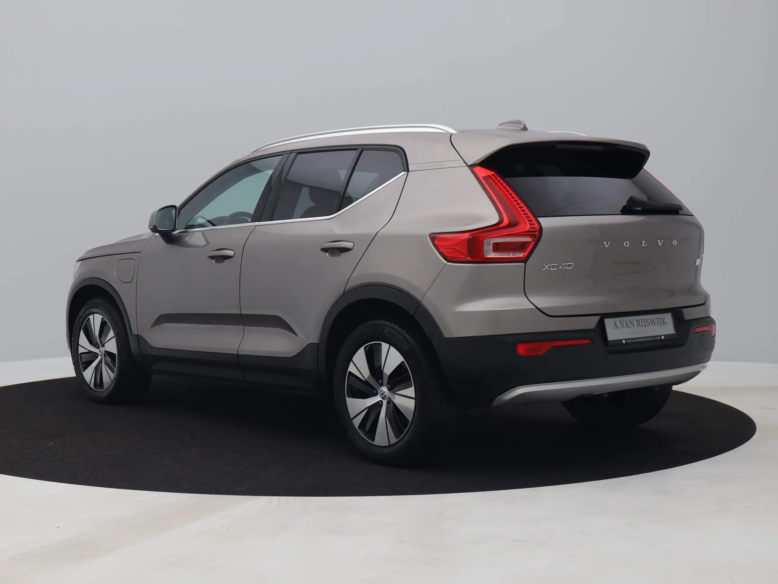 Volvo - XC40