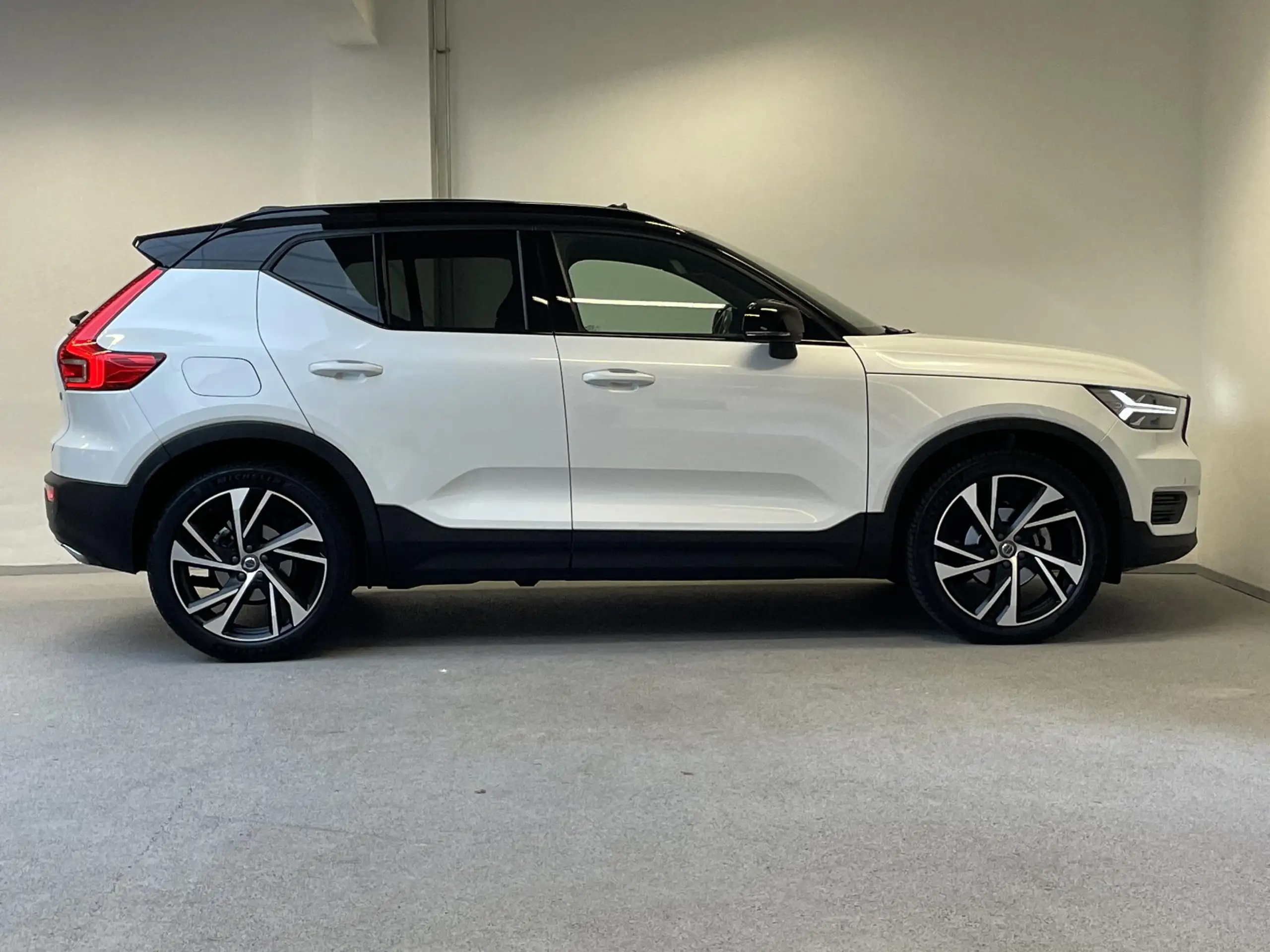 Volvo - XC40