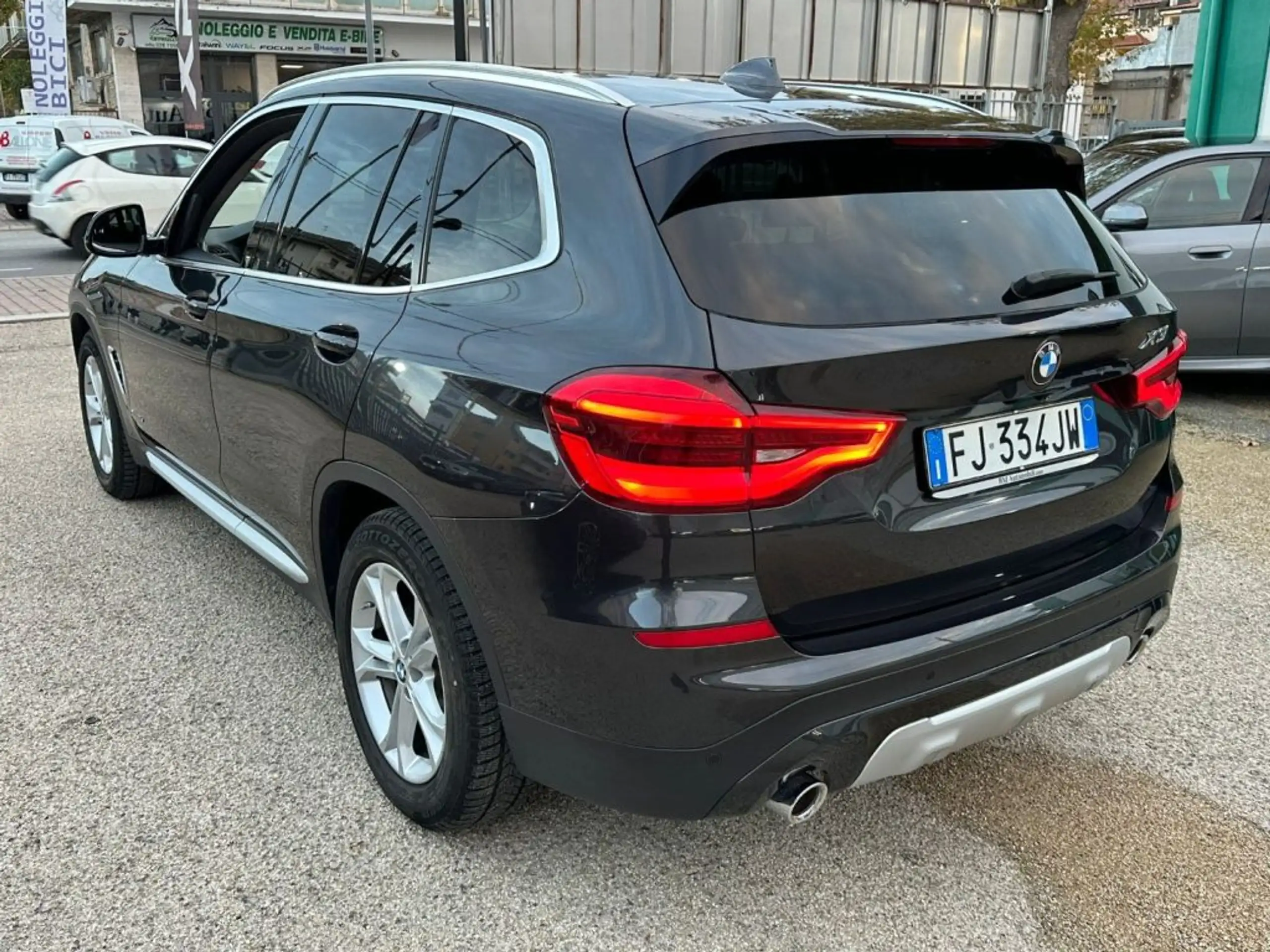 BMW - X3