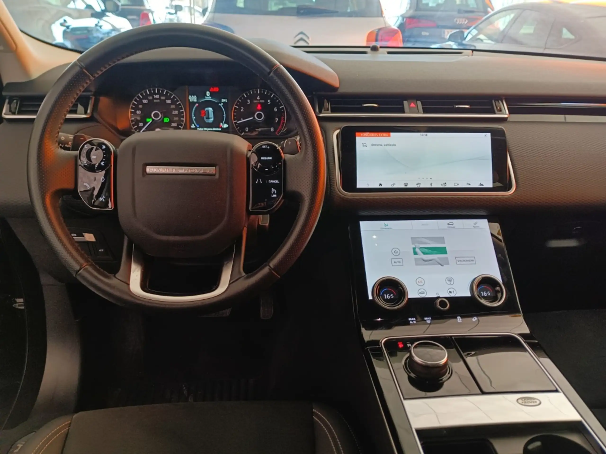 Land Rover - Range Rover Velar