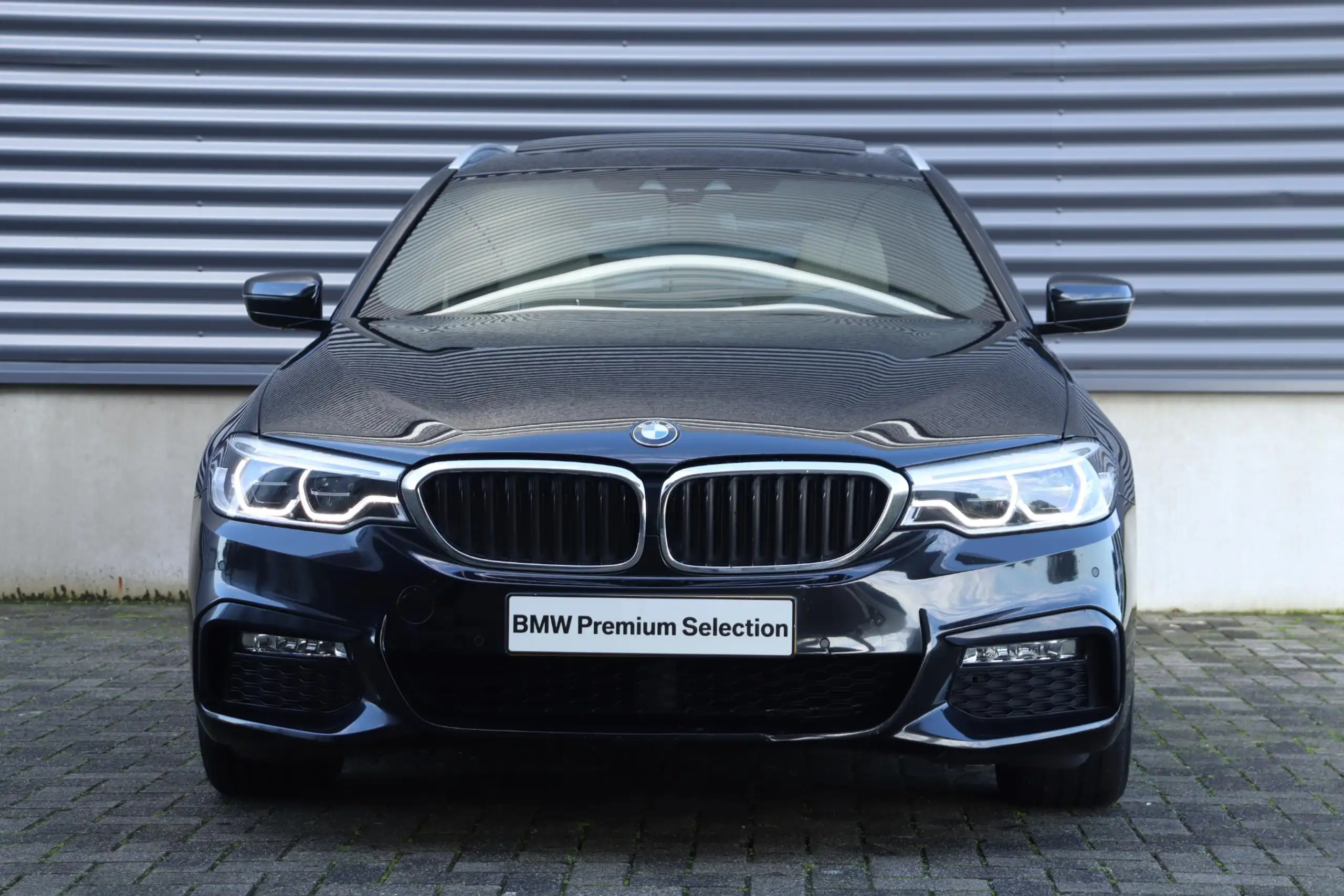 BMW - 520