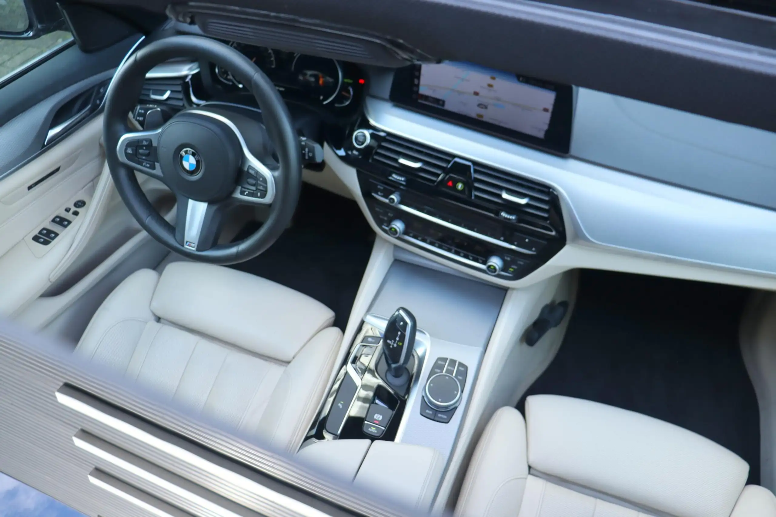 BMW - 520