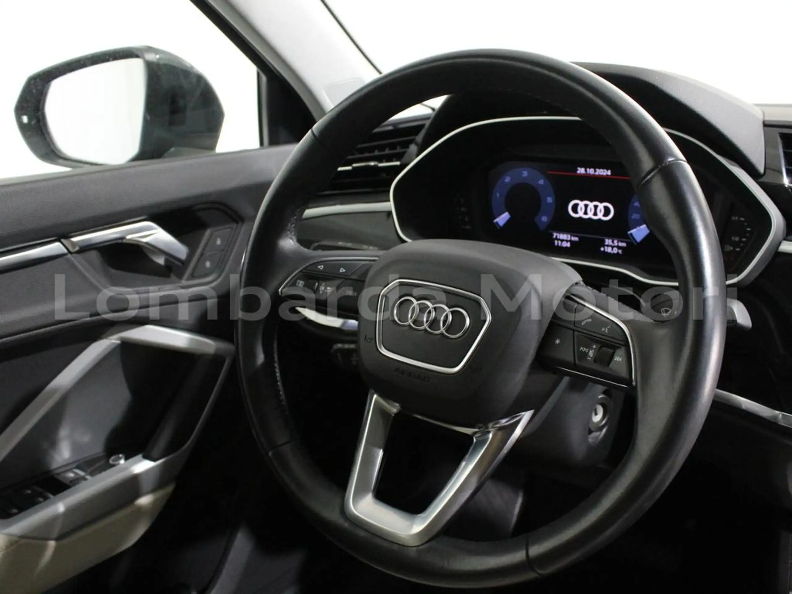 Audi - Q3