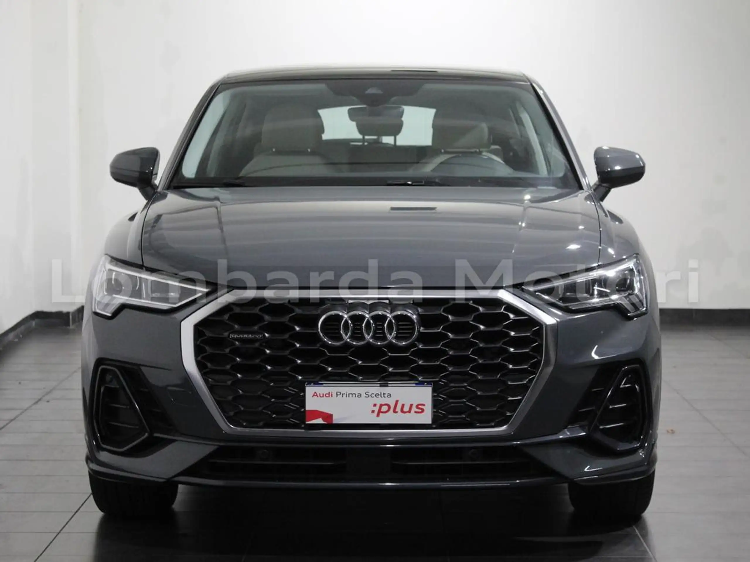 Audi - Q3