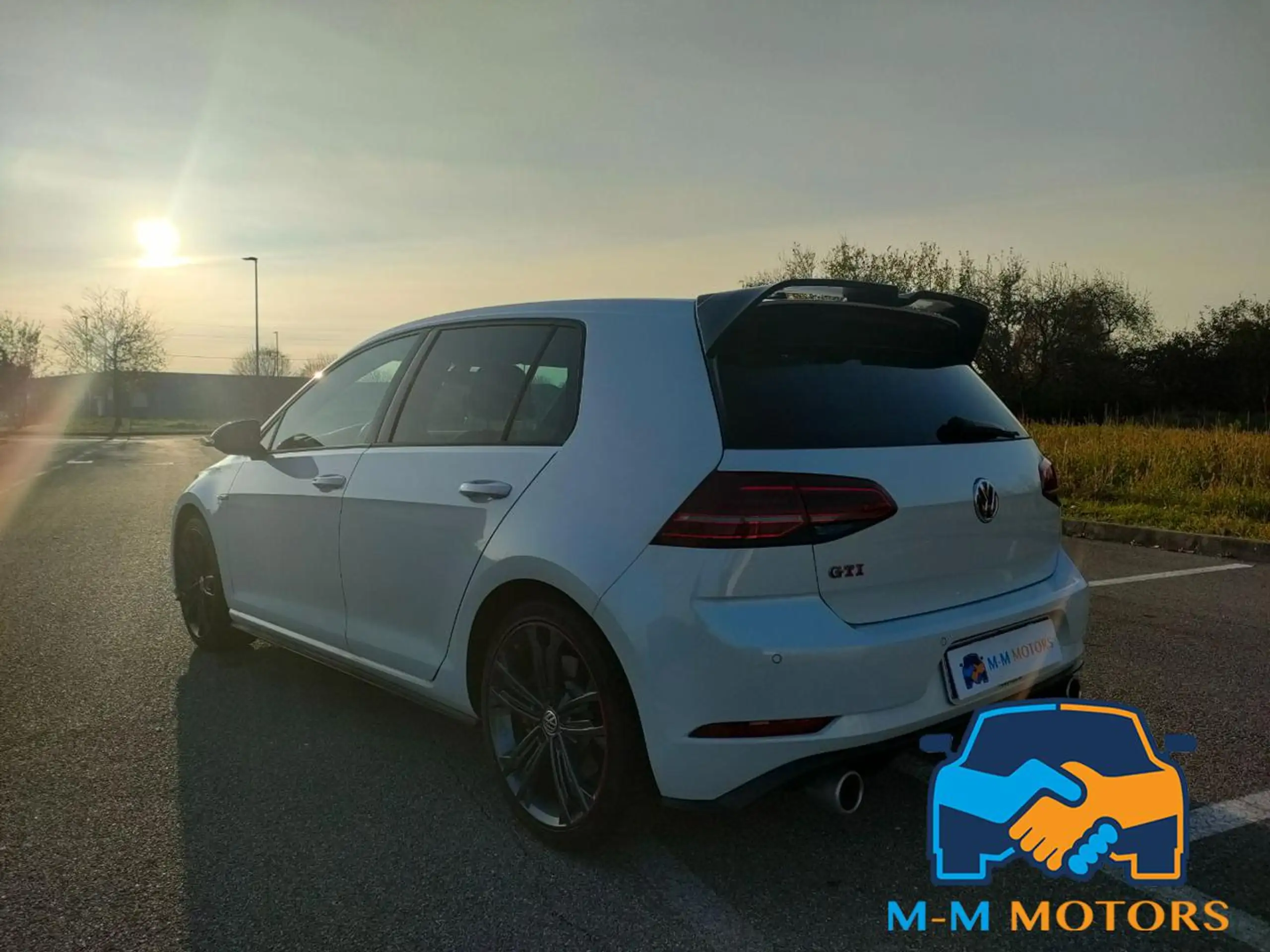 Volkswagen - Golf GTI