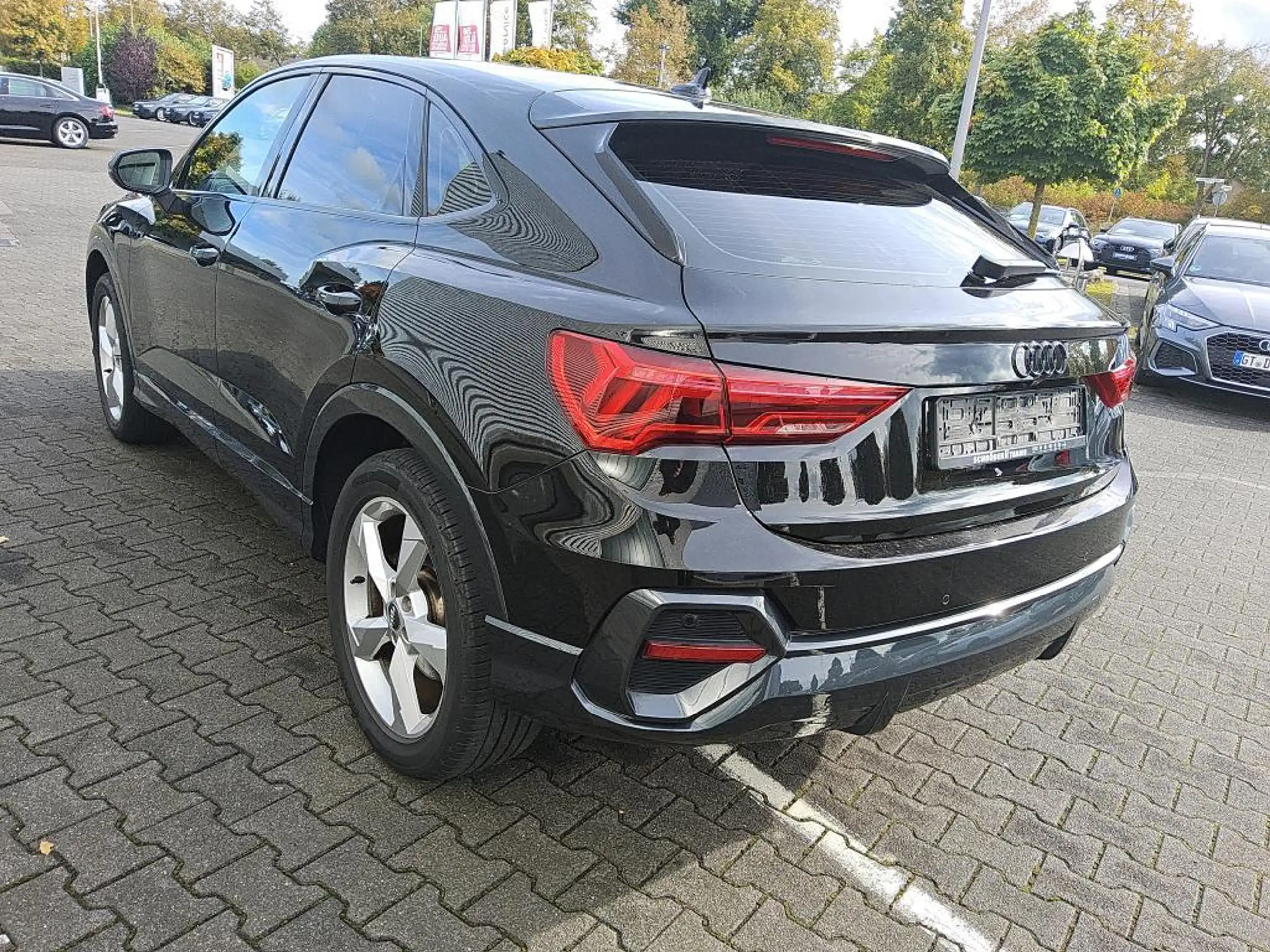 Audi - Q3