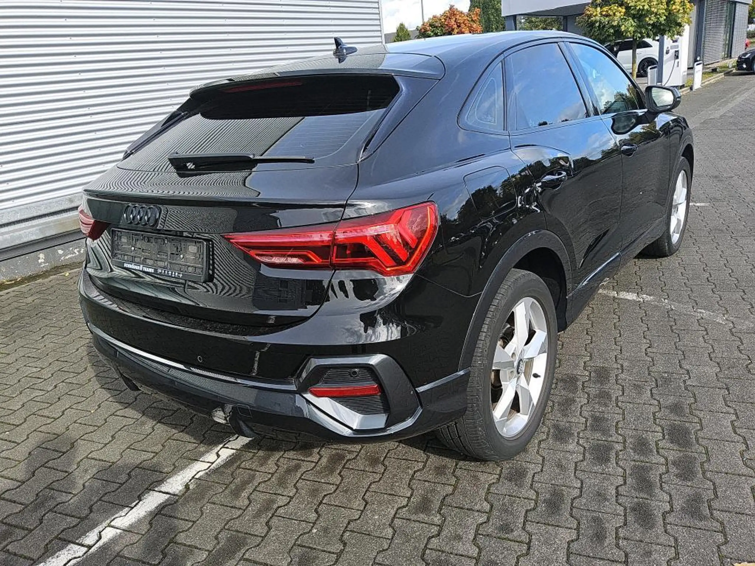 Audi - Q3