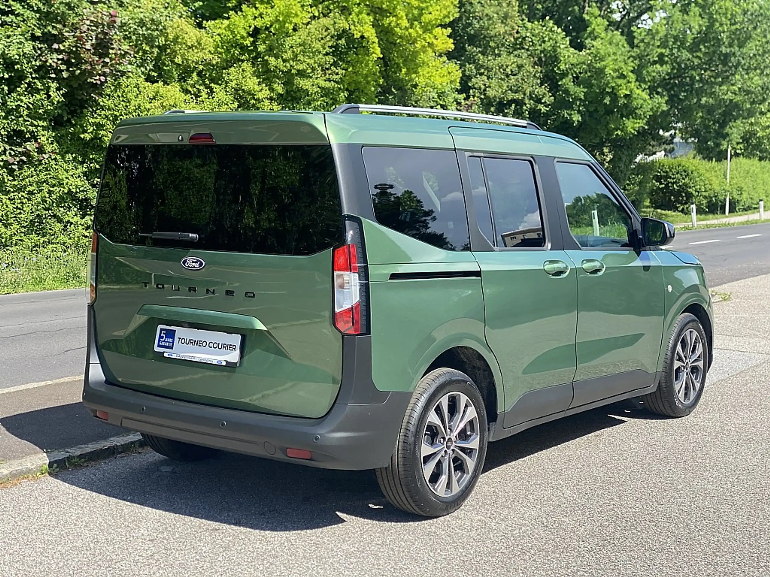 Ford - Tourneo Courier