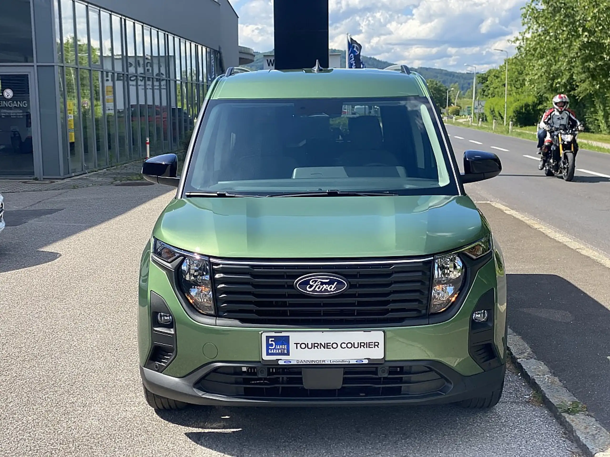 Ford - Tourneo Courier