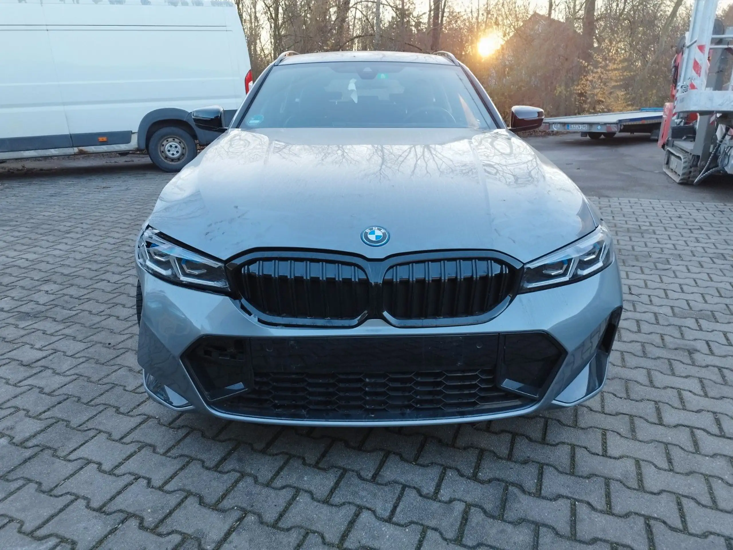 BMW - 330