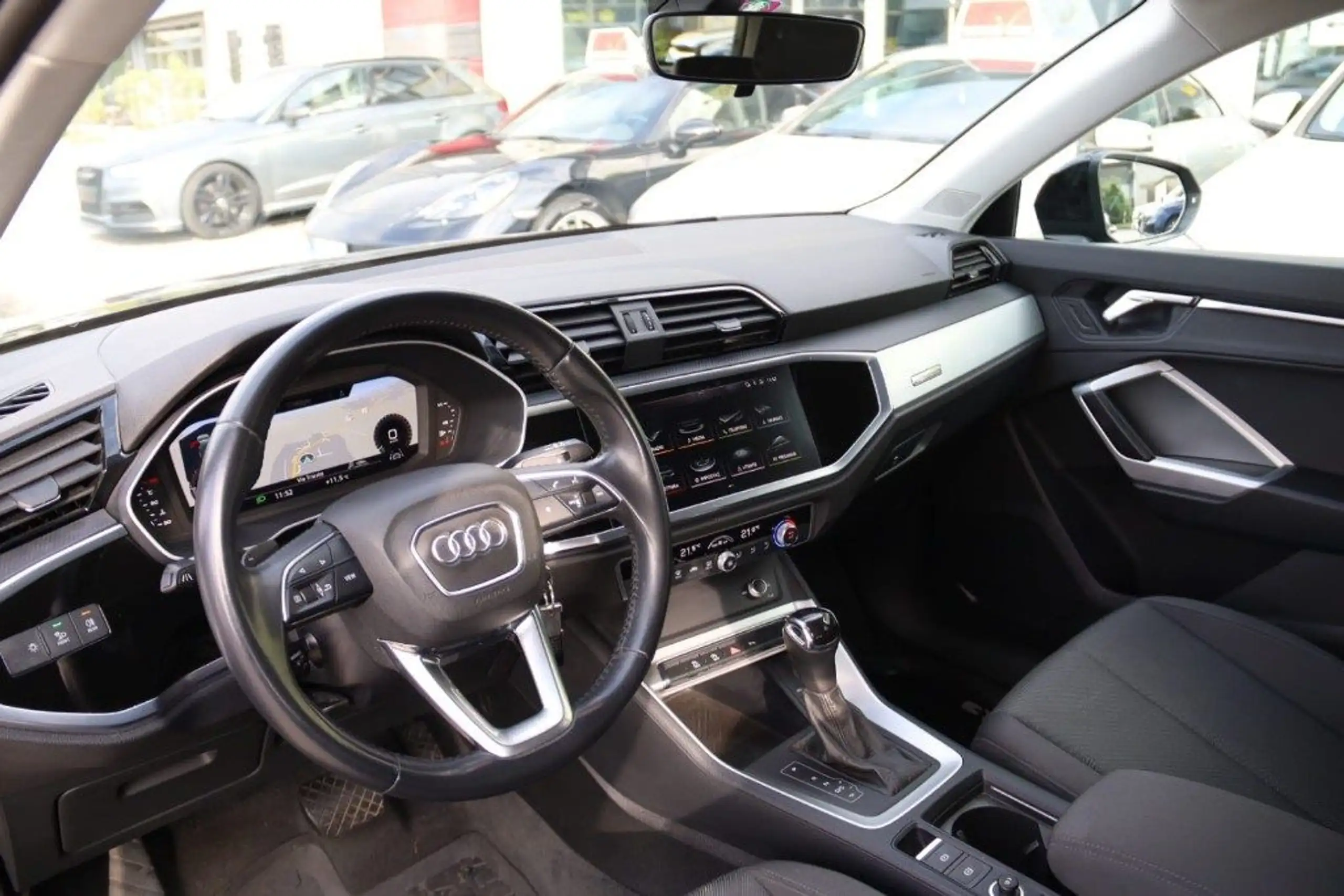 Audi - Q3