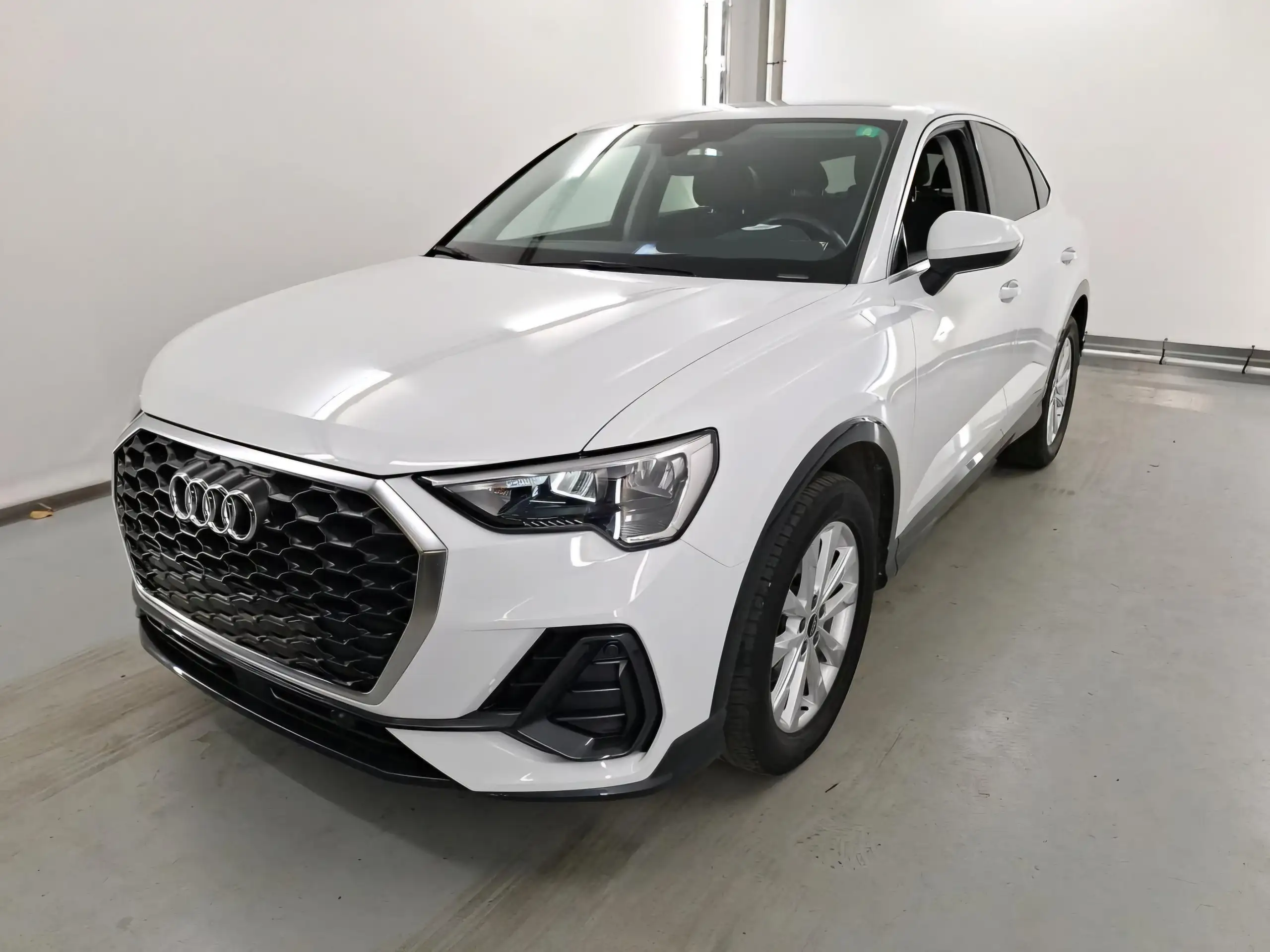 Audi - Q3