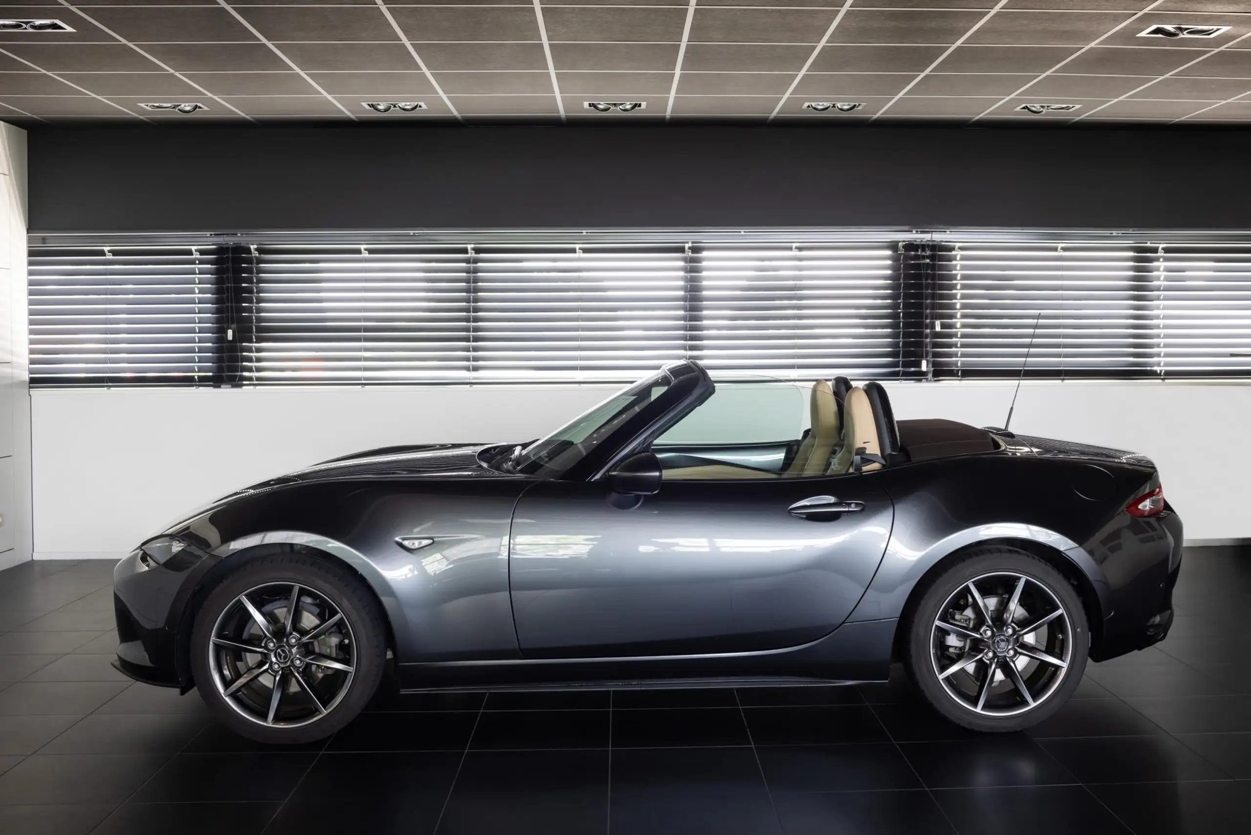 Mazda - MX-5