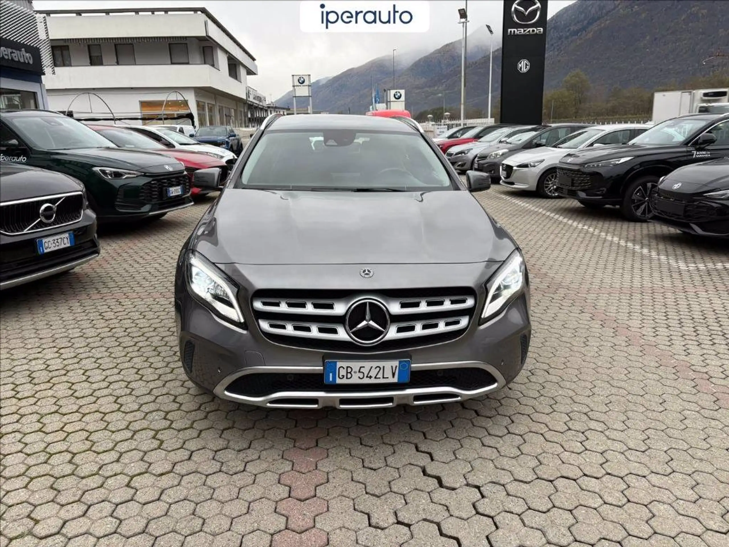 Mercedes-Benz - GLA 220